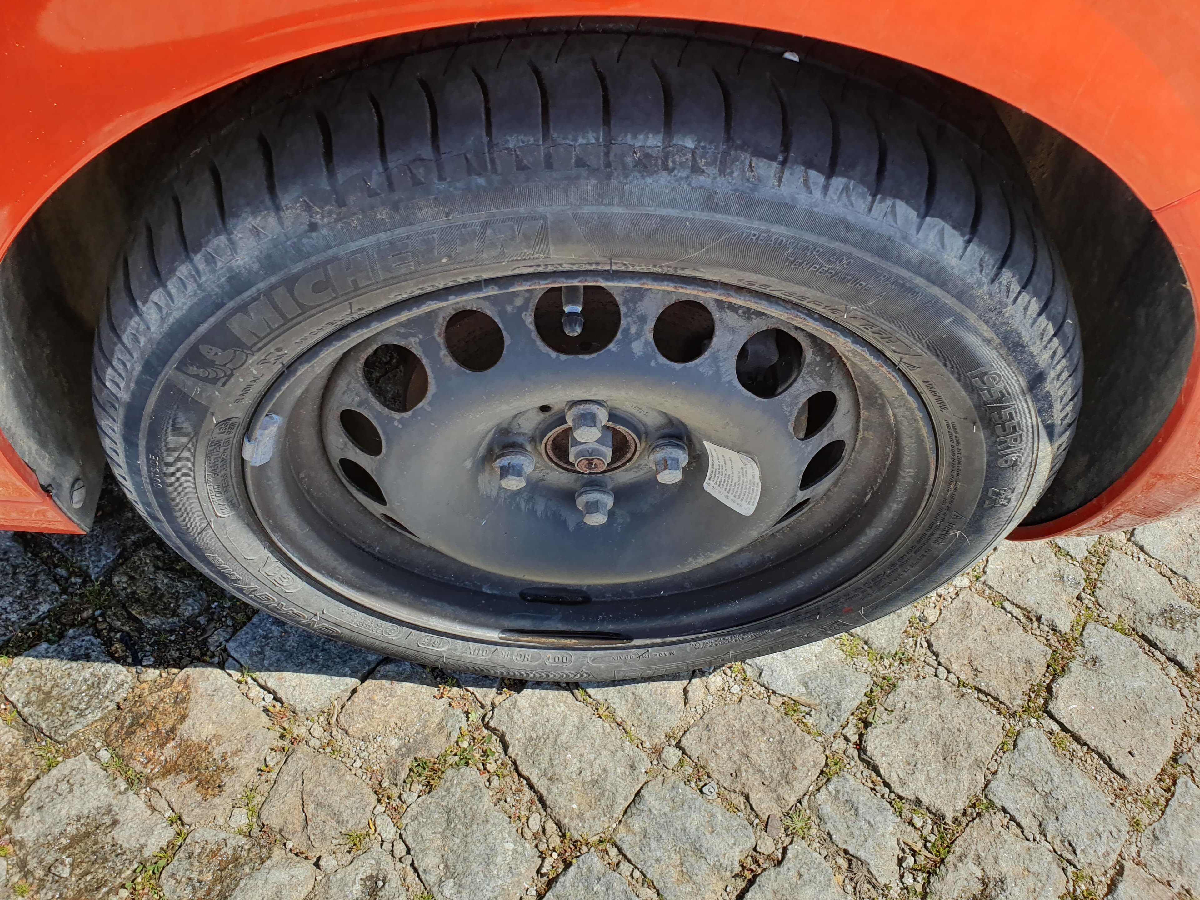 Peugeot 208 1.2 · Ano 2015 — image 18