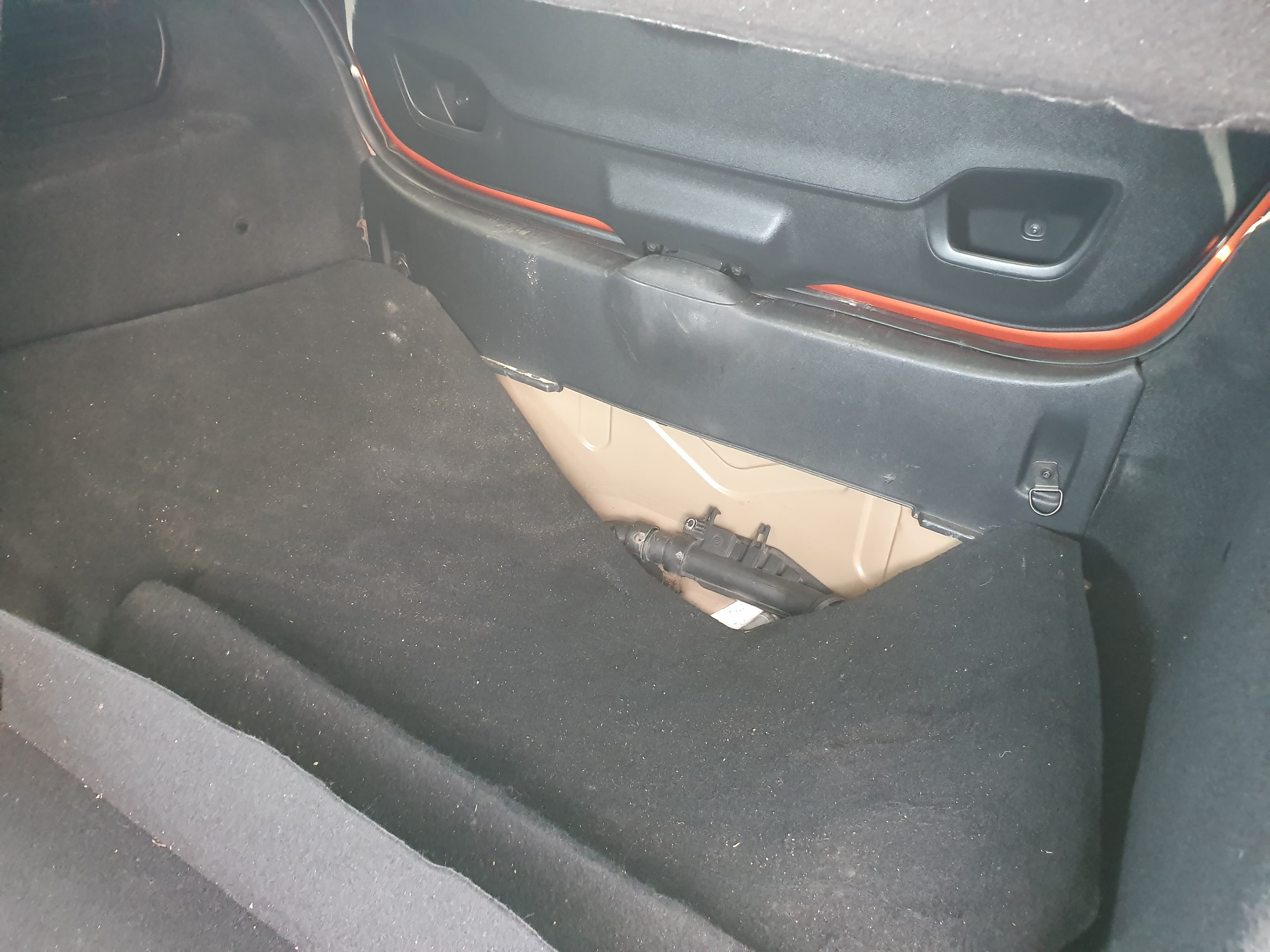 Peugeot 208 1.2 · Ano 2015 — image 29