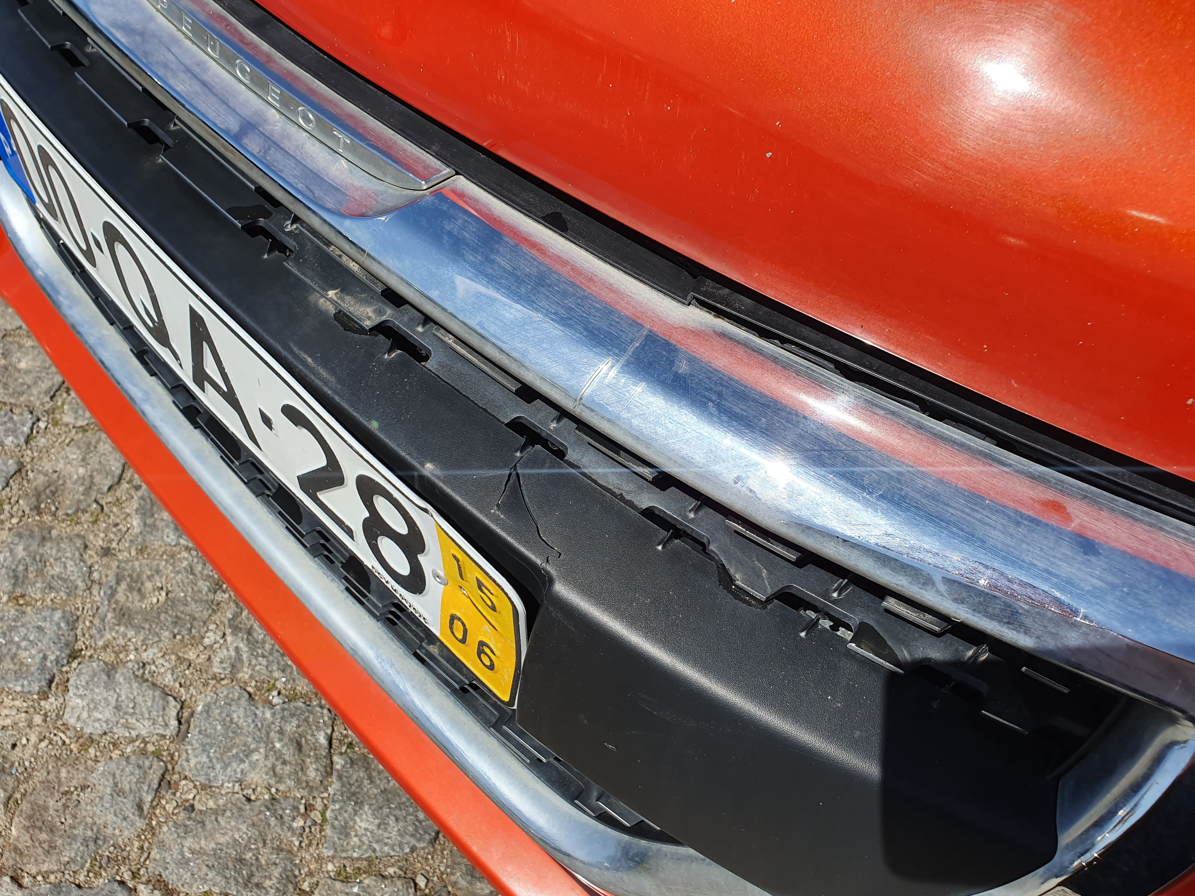 Peugeot 208 1.2 · Ano 2015 — image 10