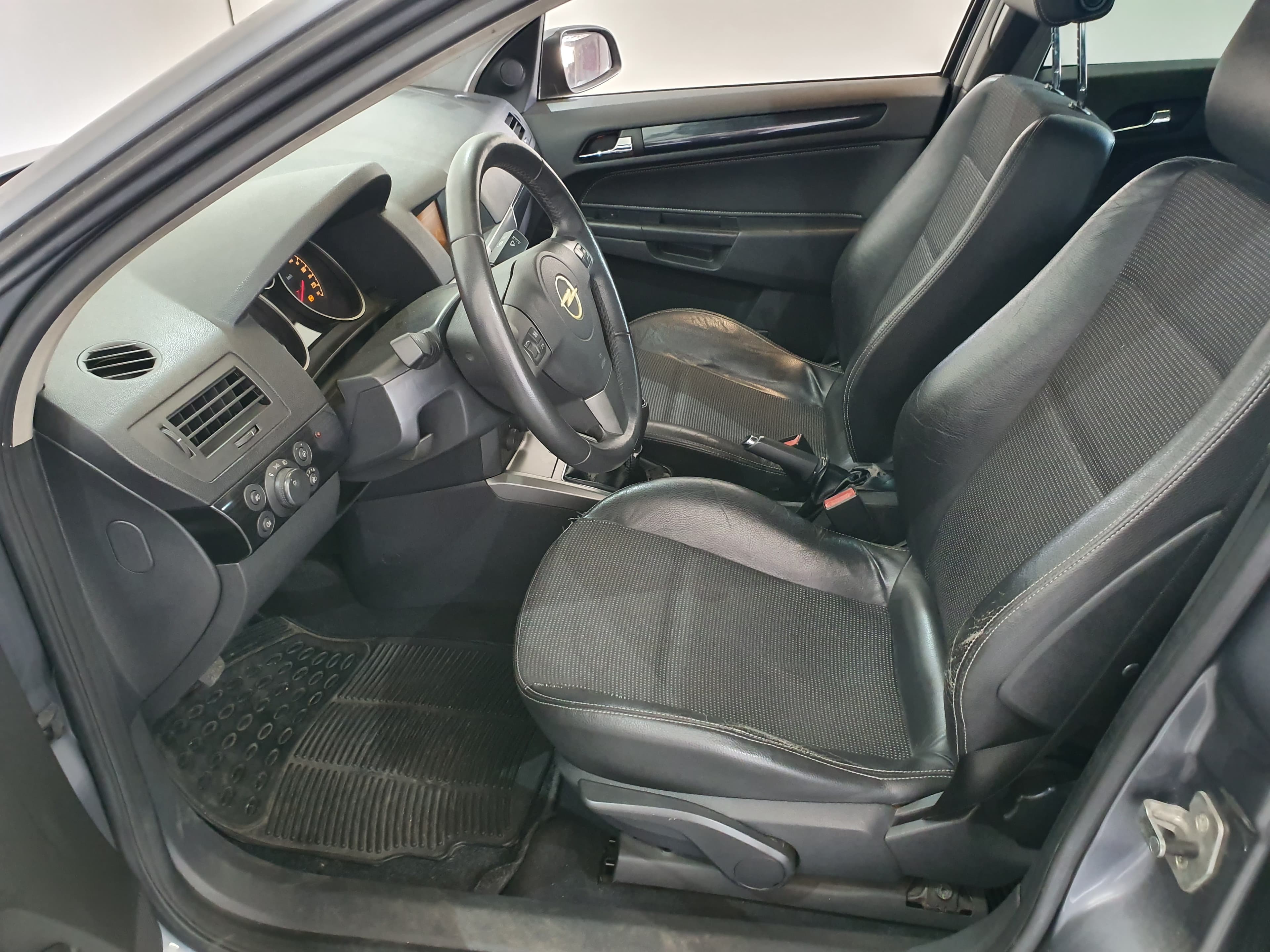 Opel Astra 1.7 CDTI · Ano 2005 — imagen 32