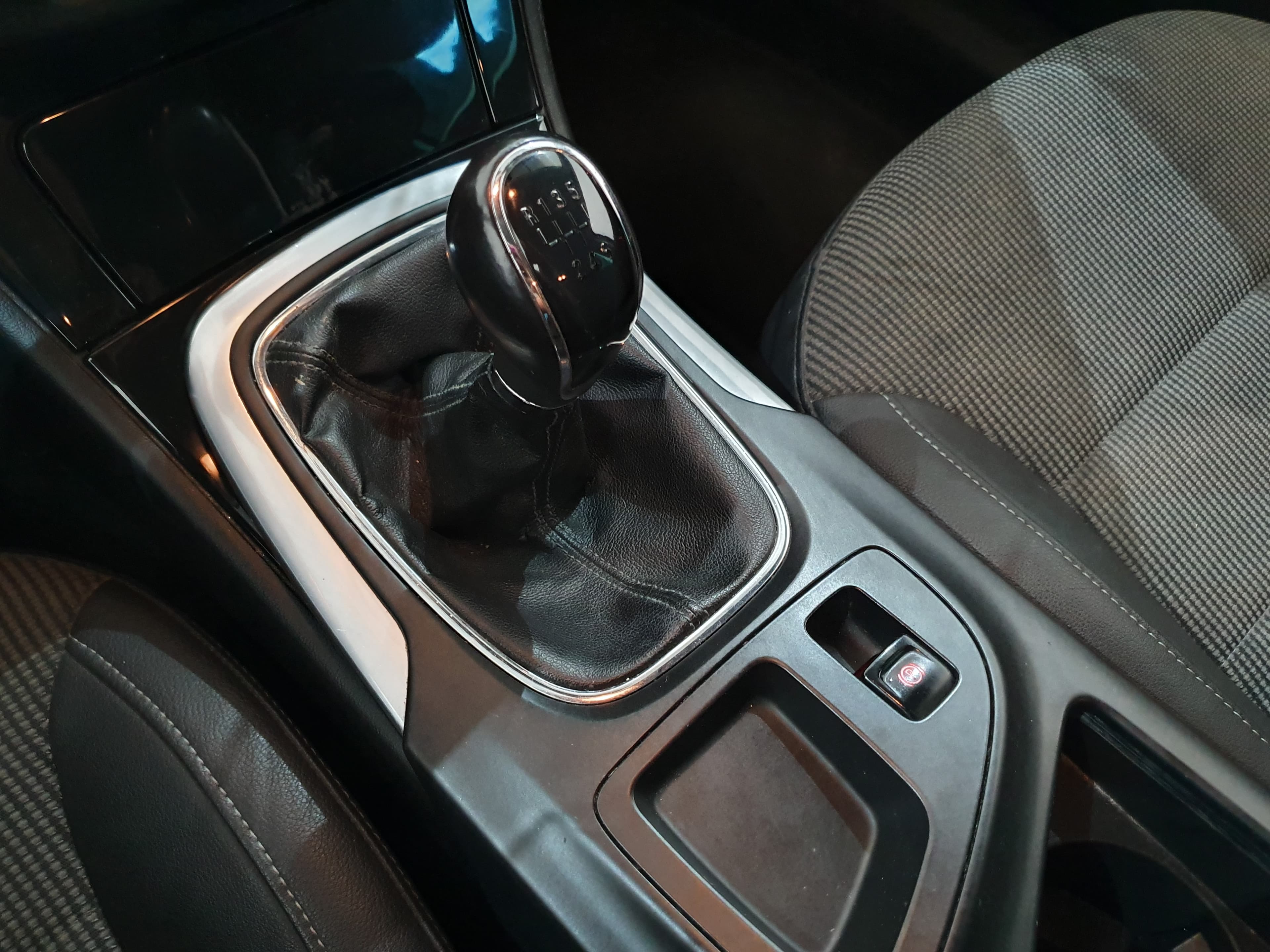 Opel Insignia 2.0 CDTI · Ano 2010 — imagen 35