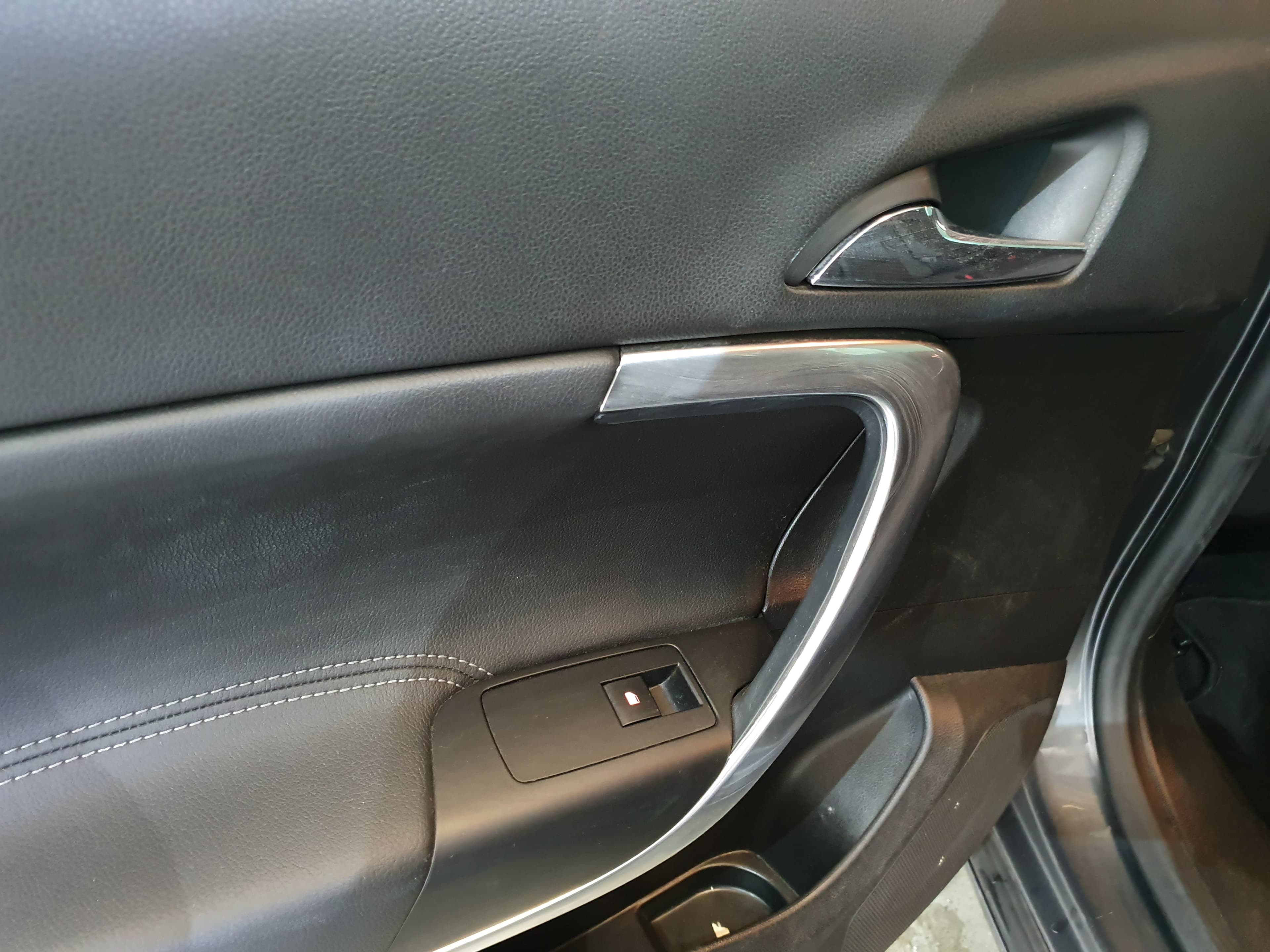 Opel Insignia 2.0 CDTI · Ano 2010 — imagen 27