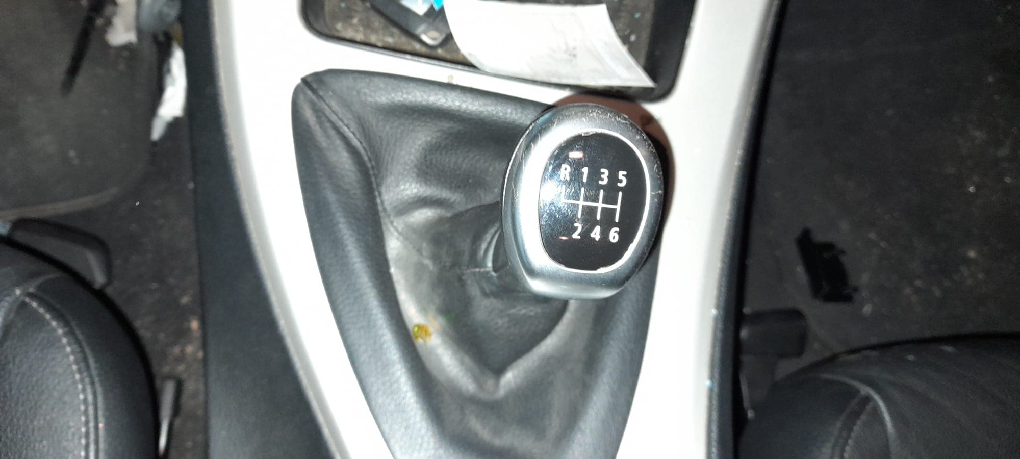 BMW 316D · Ano 2011 — imagem 15