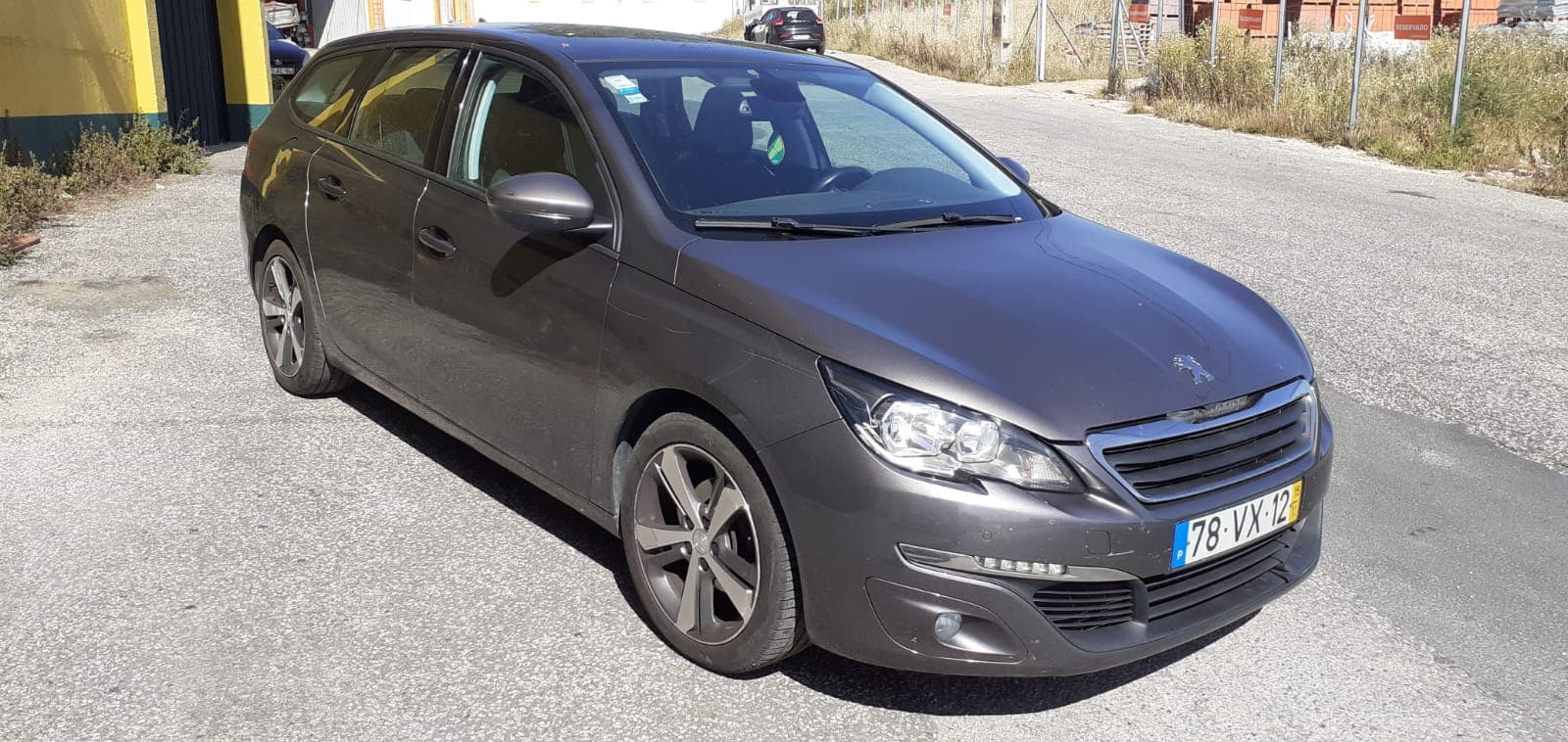 Peugeot 308 SW 1.6 HDI · Ano 2015 — imagem 1