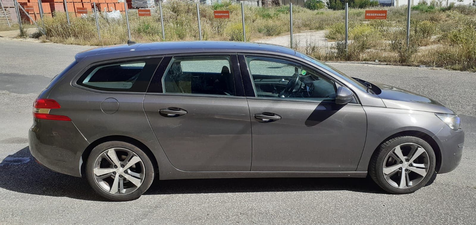 Peugeot 308 SW 1.6 HDI · Ano 2015 — imagem 4