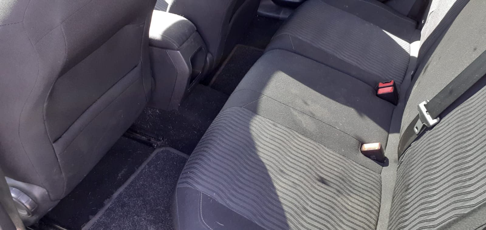 Peugeot 308 SW 1.6 HDI · Ano 2015 — imagem 25
