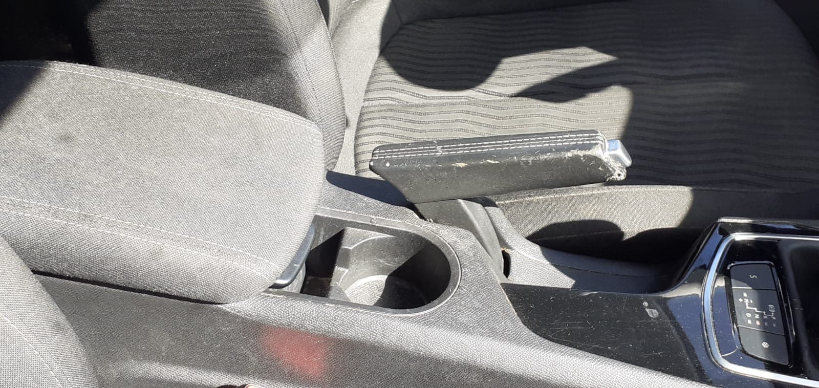 Peugeot 308 SW 1.6 HDI · Ano 2015 — imagem 22