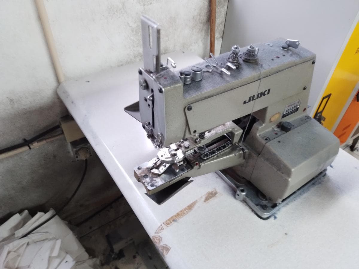Máquinas de Costura · Vestiário · Estantes · Material Informático · Compressor — imagem 20