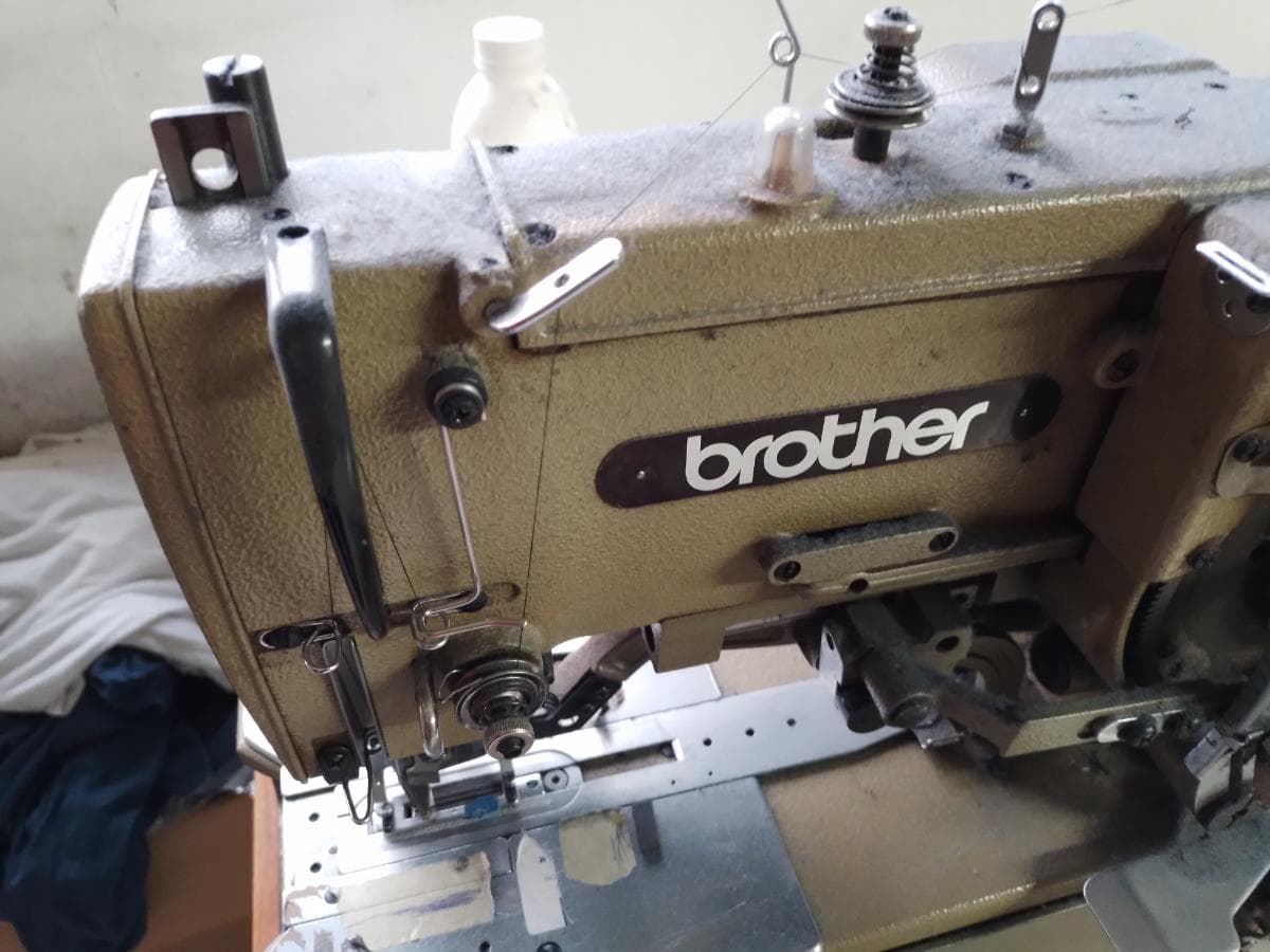 Máquinas de Costura · Vestiário · Estantes · Material Informático · Compressor — imagem 22