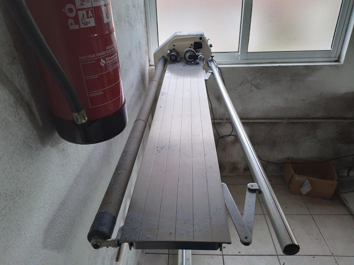 Máquinas de Costura · Vestiário · Estantes · Material Informático · Compressor — imagem 15