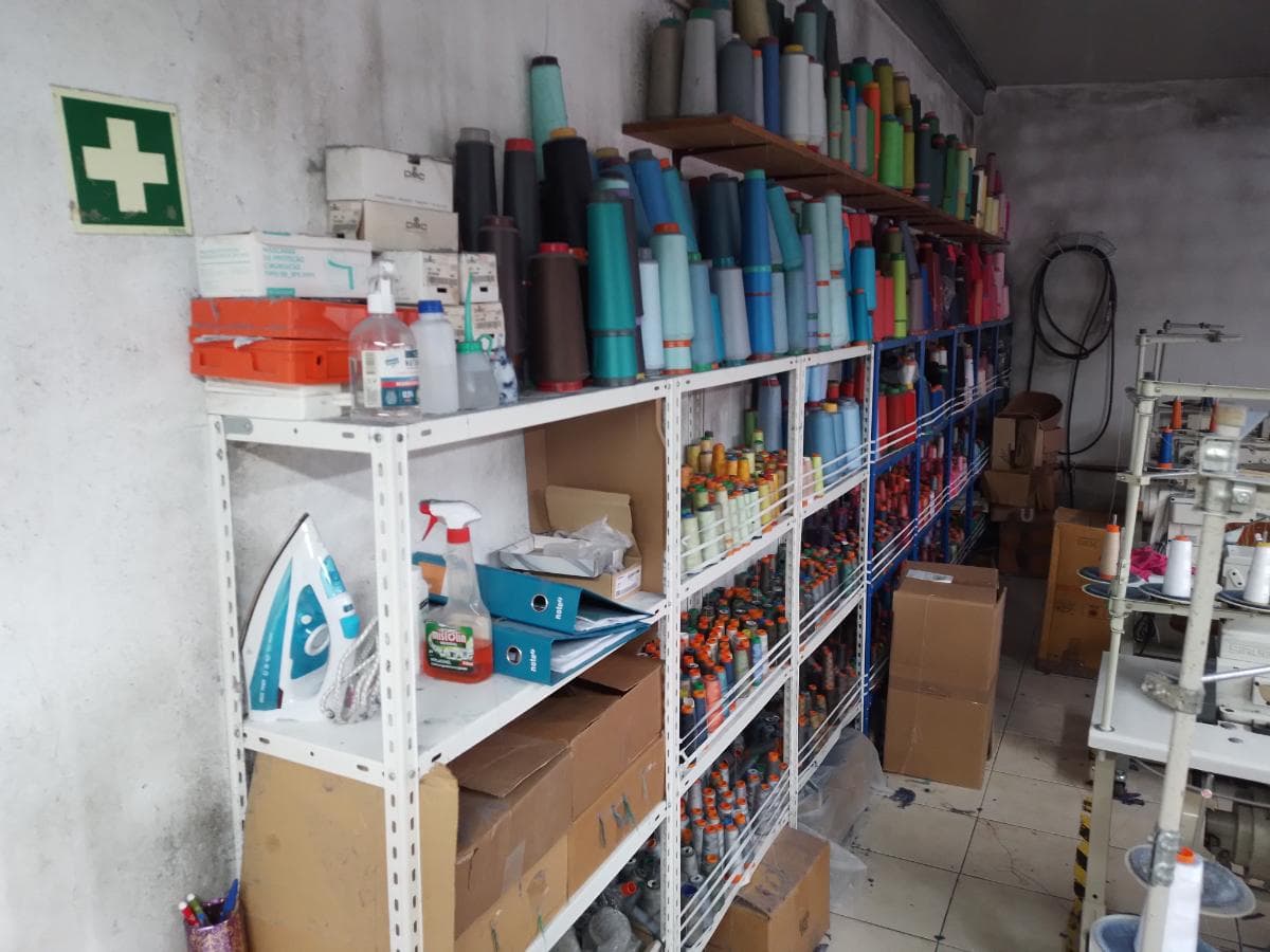 Máquinas de Costura · Vestiário · Estantes · Material Informático · Compressor — imagem 25