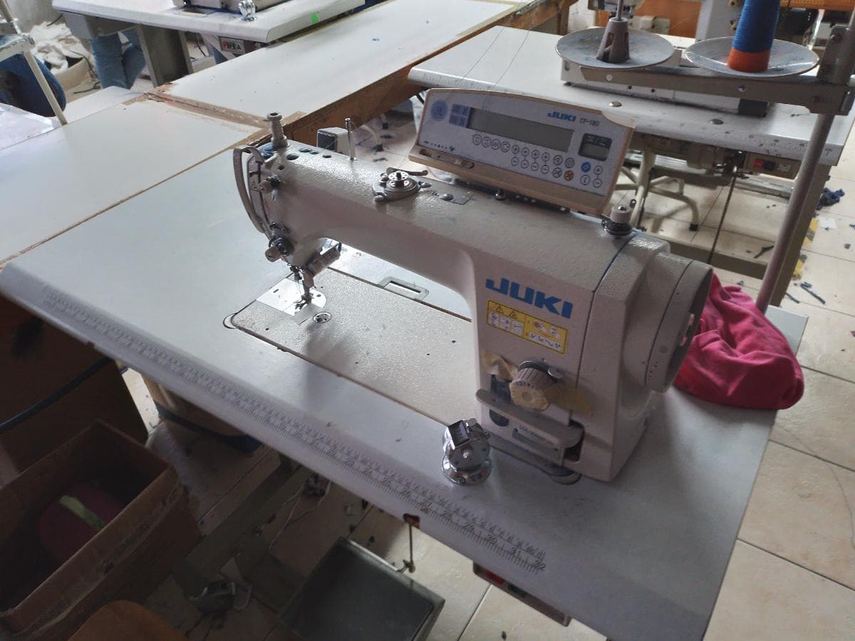 Máquinas de Costura · Vestiário · Estantes · Material Informático · Compressor — imagem 1