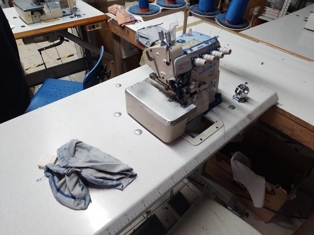 Máquinas de Costura · Vestiário · Estantes · Material Informático · Compressor — imagem 11