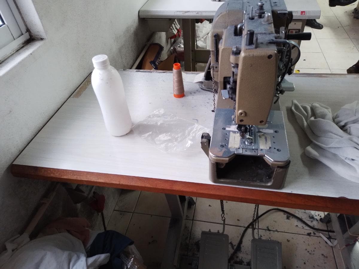 Máquinas de Costura · Vestiário · Estantes · Material Informático · Compressor — imagem 12
