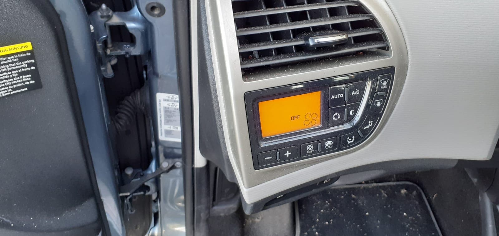 Citroën C4 Grand Picasso 1.6 HDI · Ano 2011 — image 24