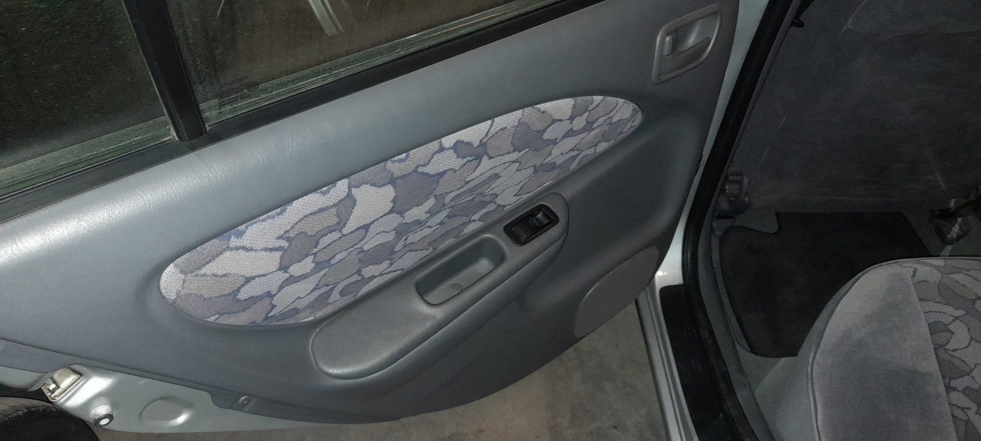 Toyota Avensis 1.6 · Ano 1998 — imagem 8