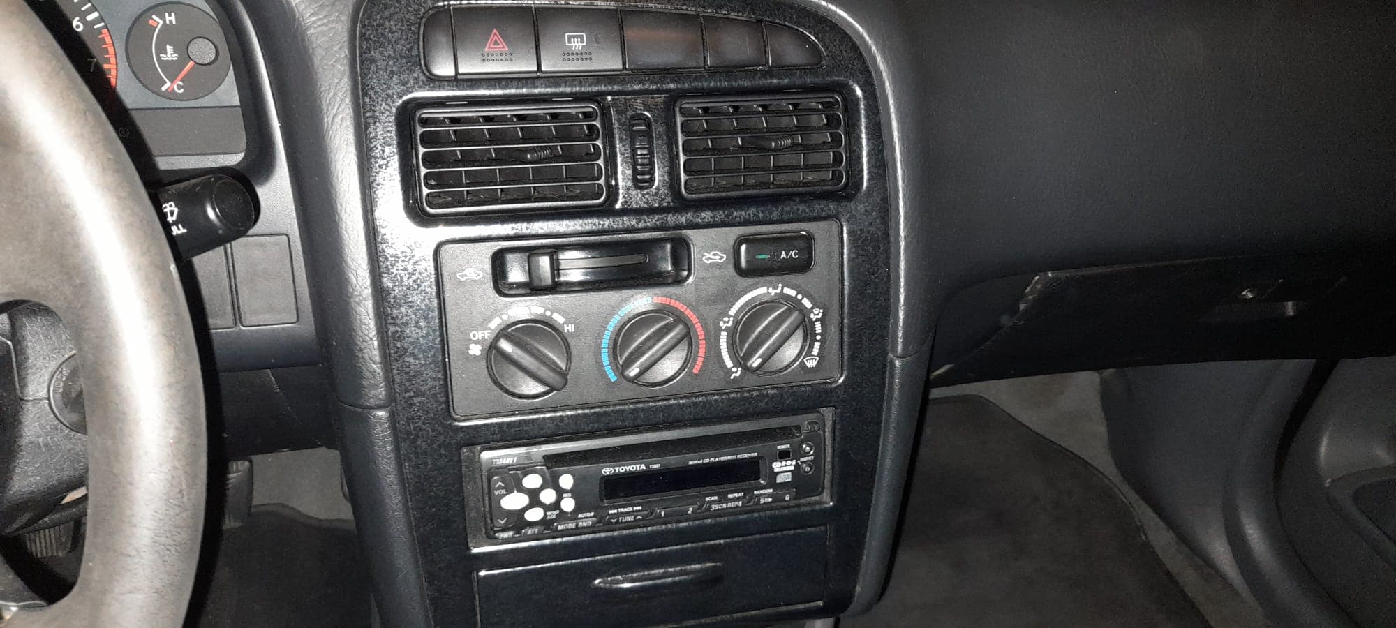 Toyota Avensis 1.6 · Ano 1998 — imagem 14