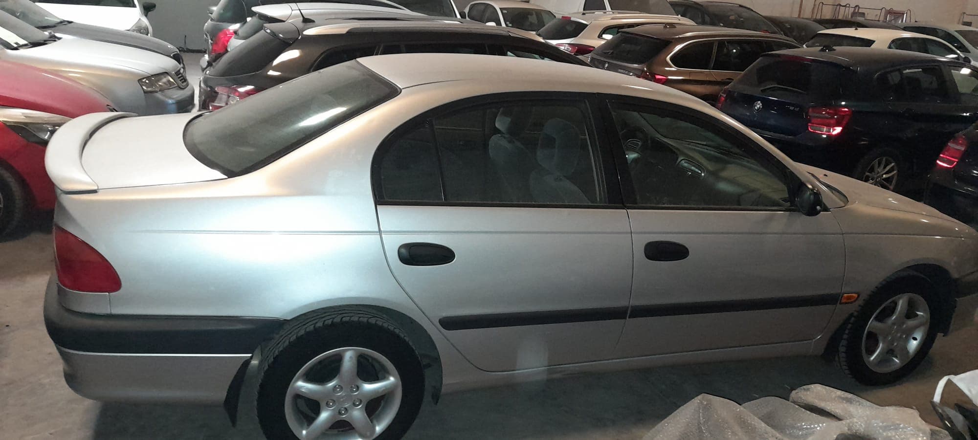 Toyota Avensis 1.6 · Ano 1998 — imagem 4
