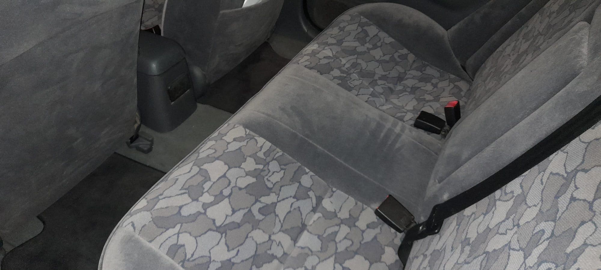 Toyota Avensis 1.6 · Ano 1998 — imagem 13