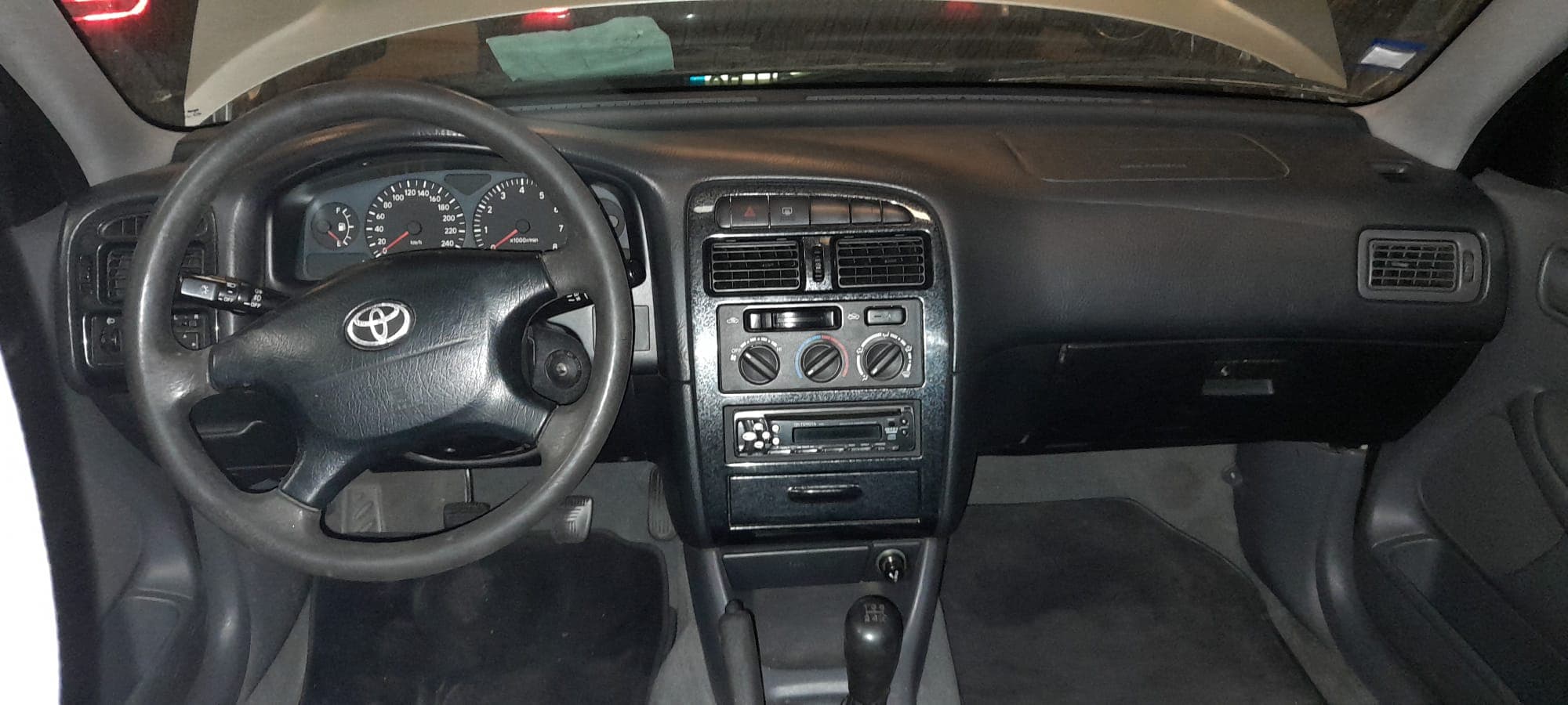 Toyota Avensis 1.6 · Ano 1998 — imagem 10