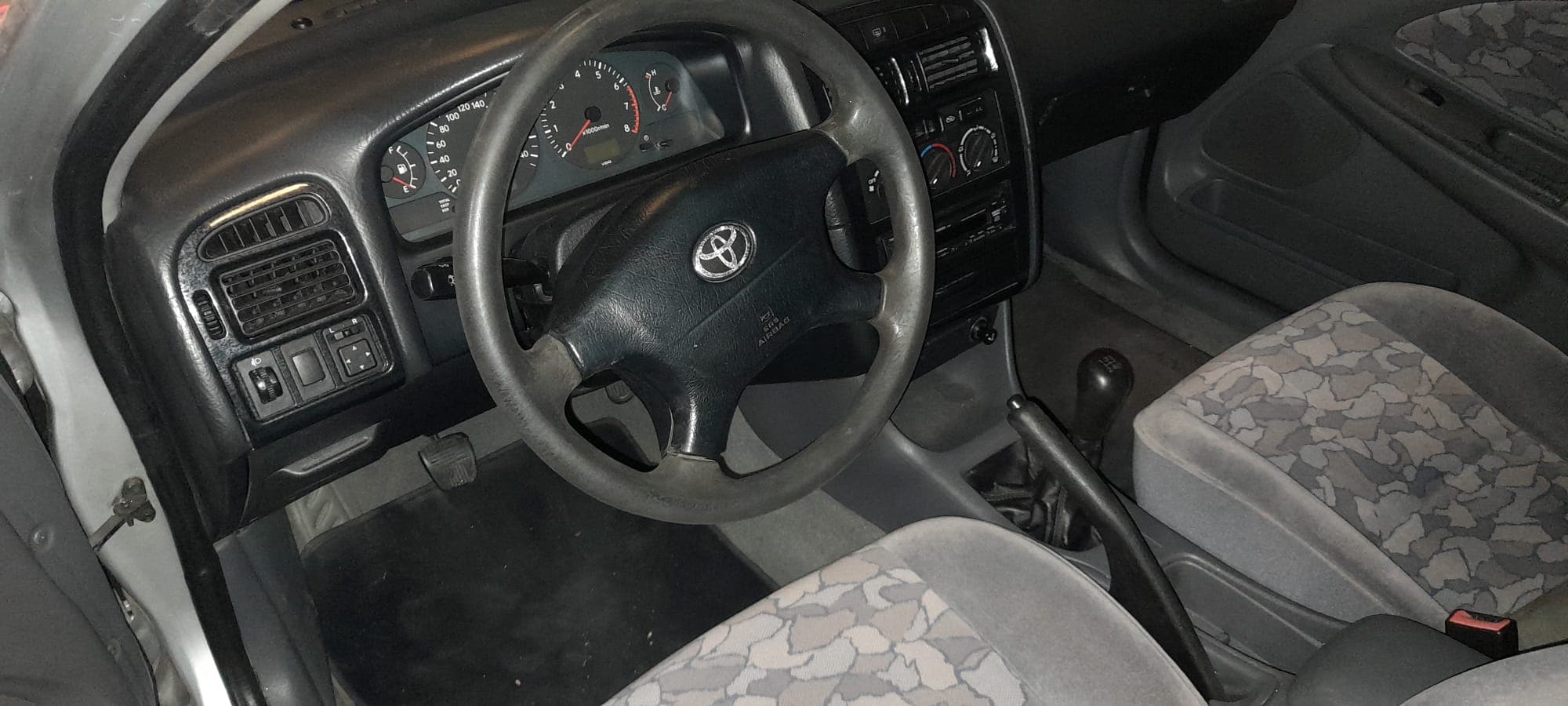 Toyota Avensis 1.6 · Ano 1998 — imagem 7