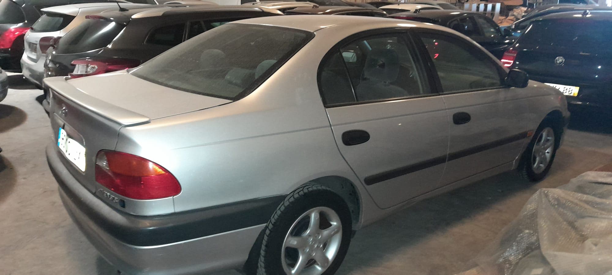 Toyota Avensis 1.6 · Ano 1998 — imagem 3