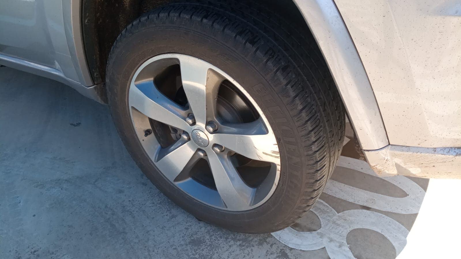 Jeep Grand Cherokee — imagem 18