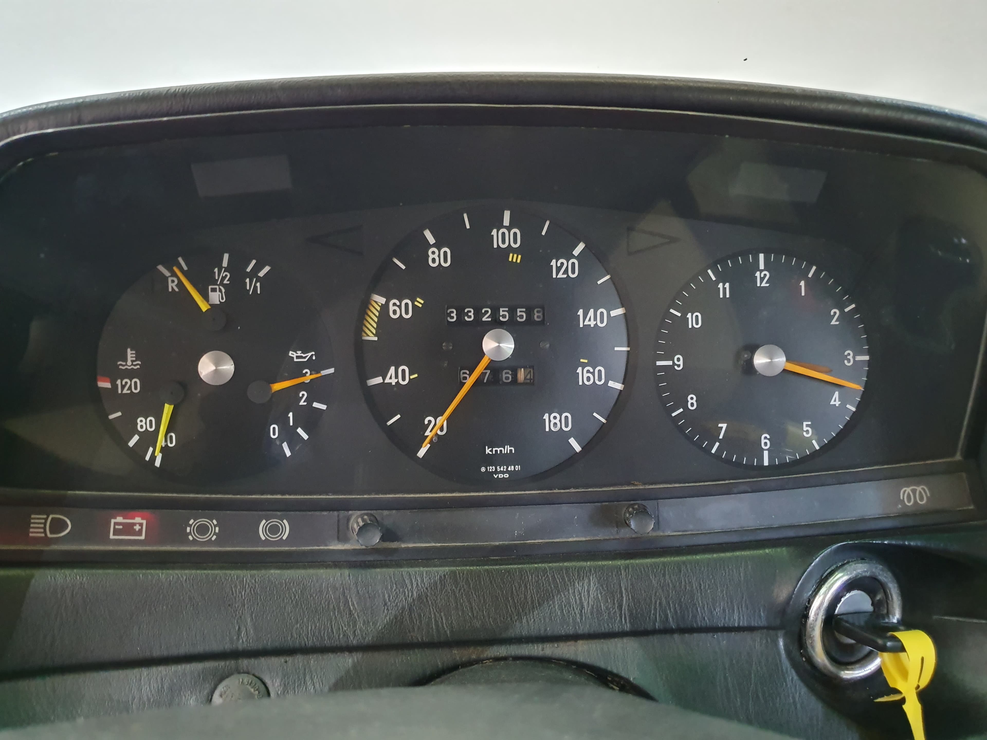 Mercedes-Benz 300 Turbo Diesel W 123 · Ano 1981 — imagen 35