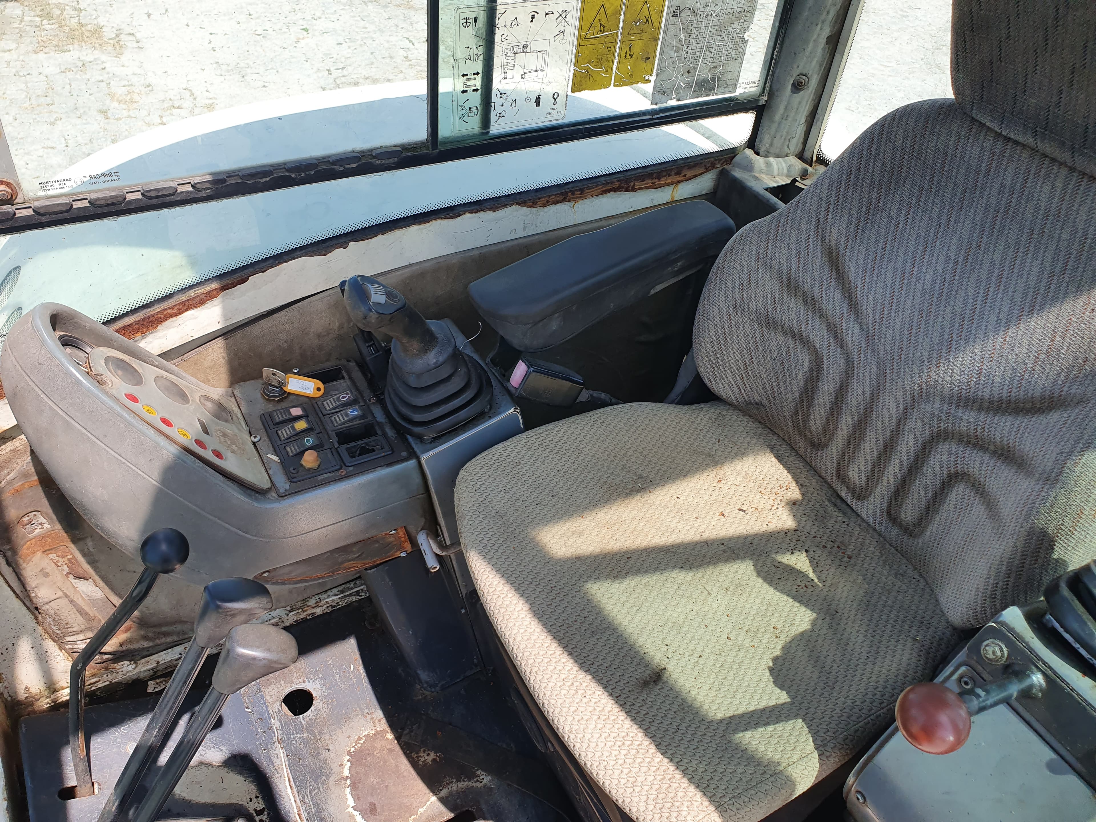 Mini Giratória Terex TC 60 — imagen 11