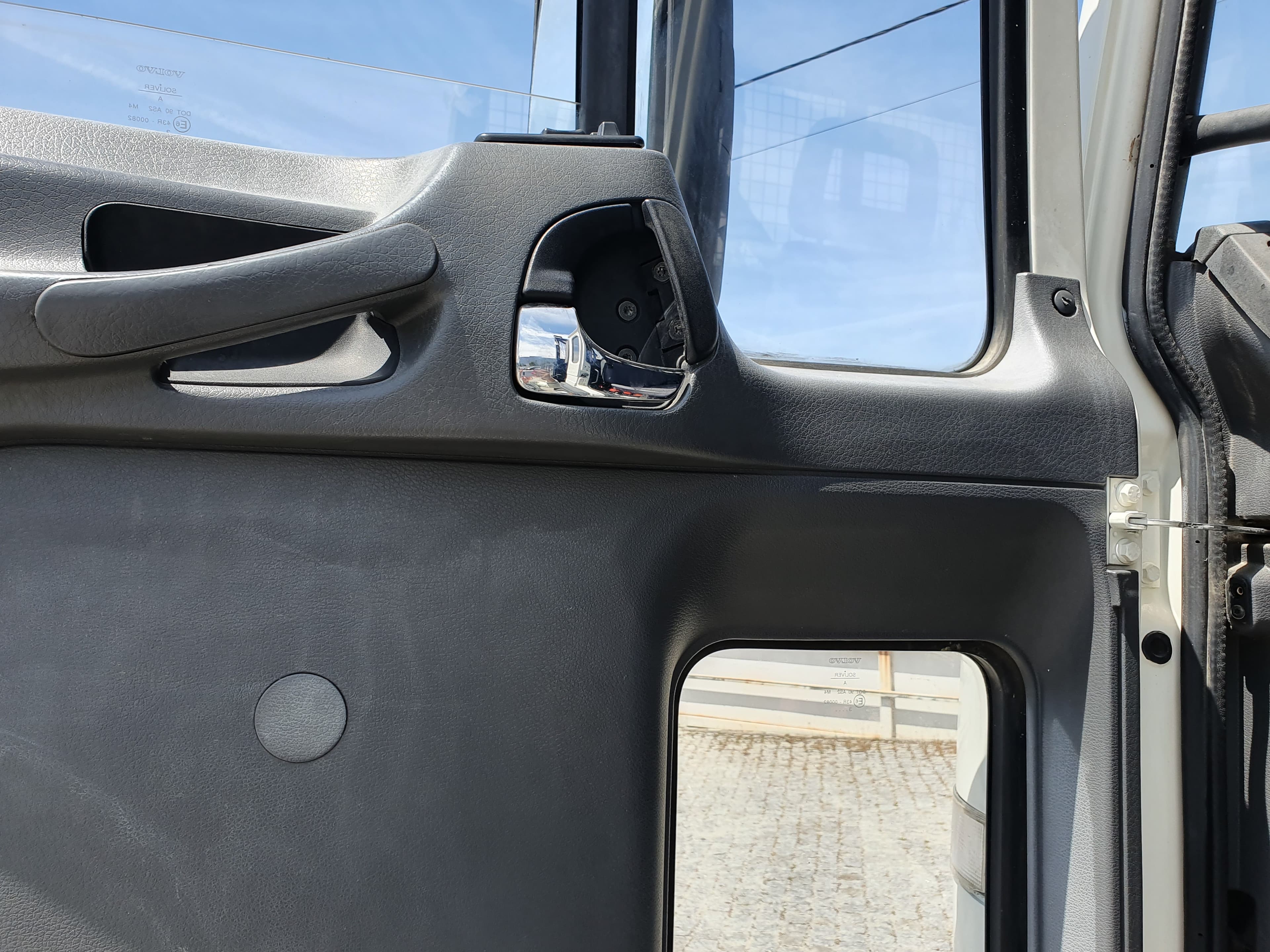 Volvo FL6 Basculante · Ano 2004 — imagem 20