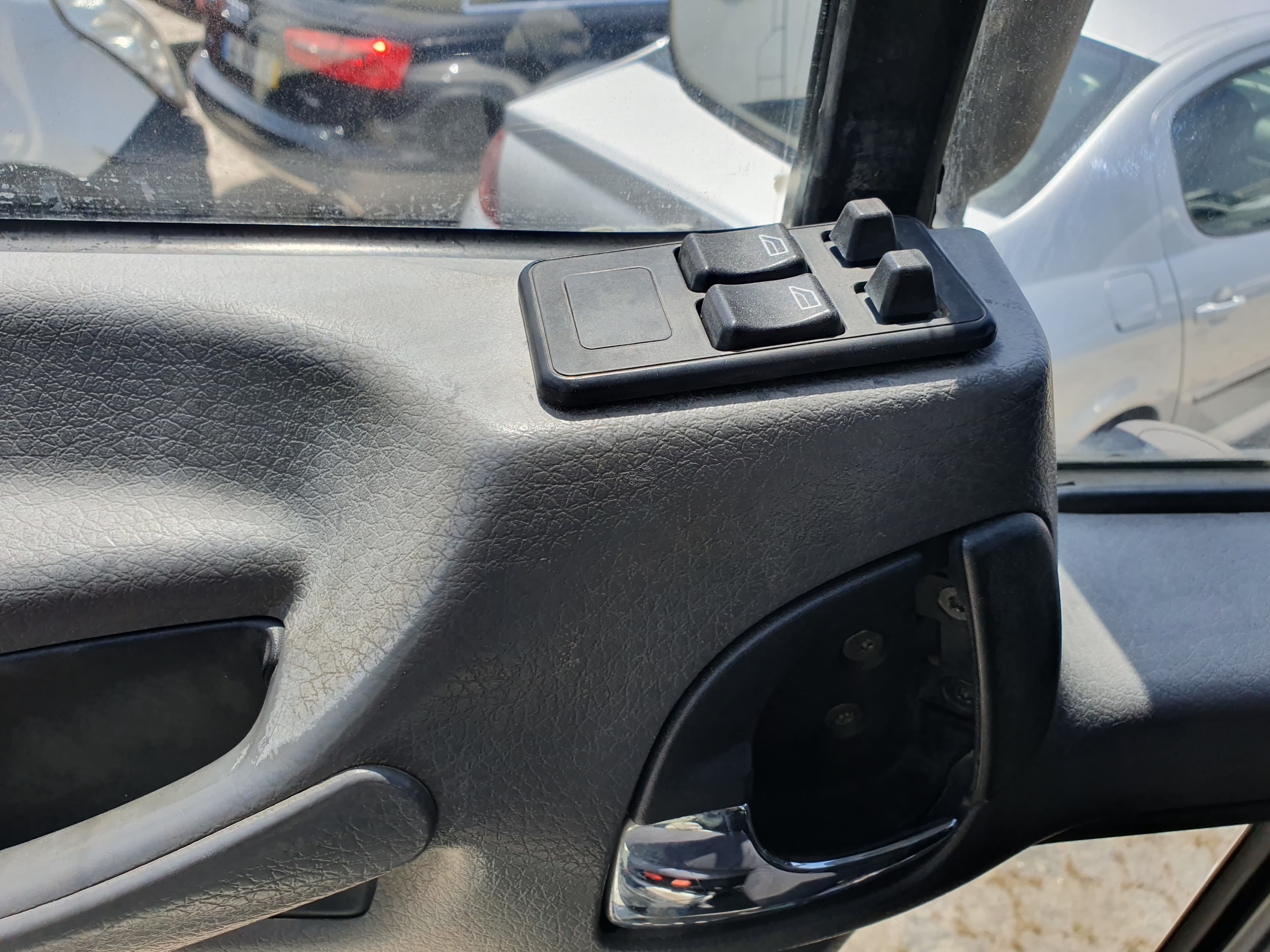 Volvo FL6 Basculante · Ano 2004 — imagem 29