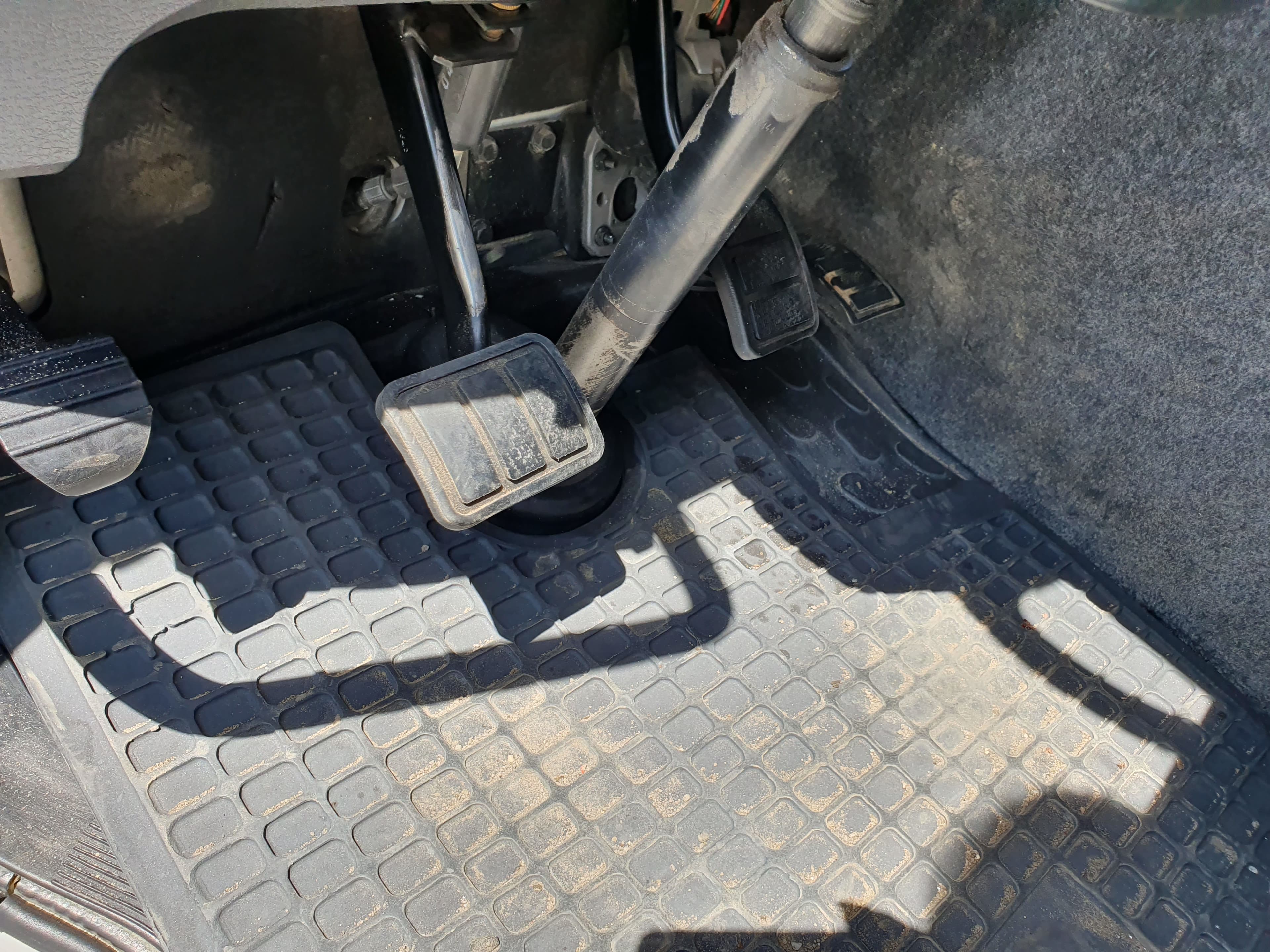 Volvo FL6 Basculante · Ano 2004 — imagem 18