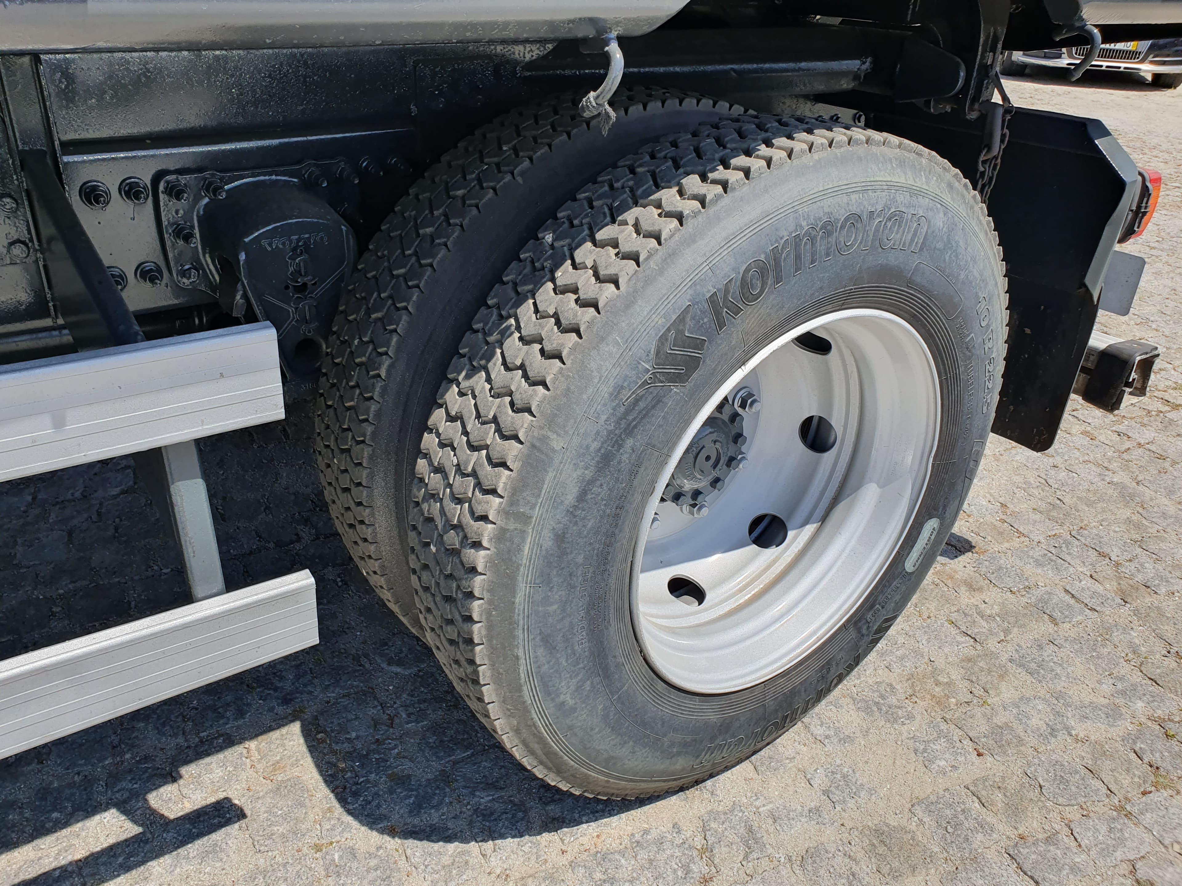 Volvo FL6 Basculante · Ano 2004 — imagem 8