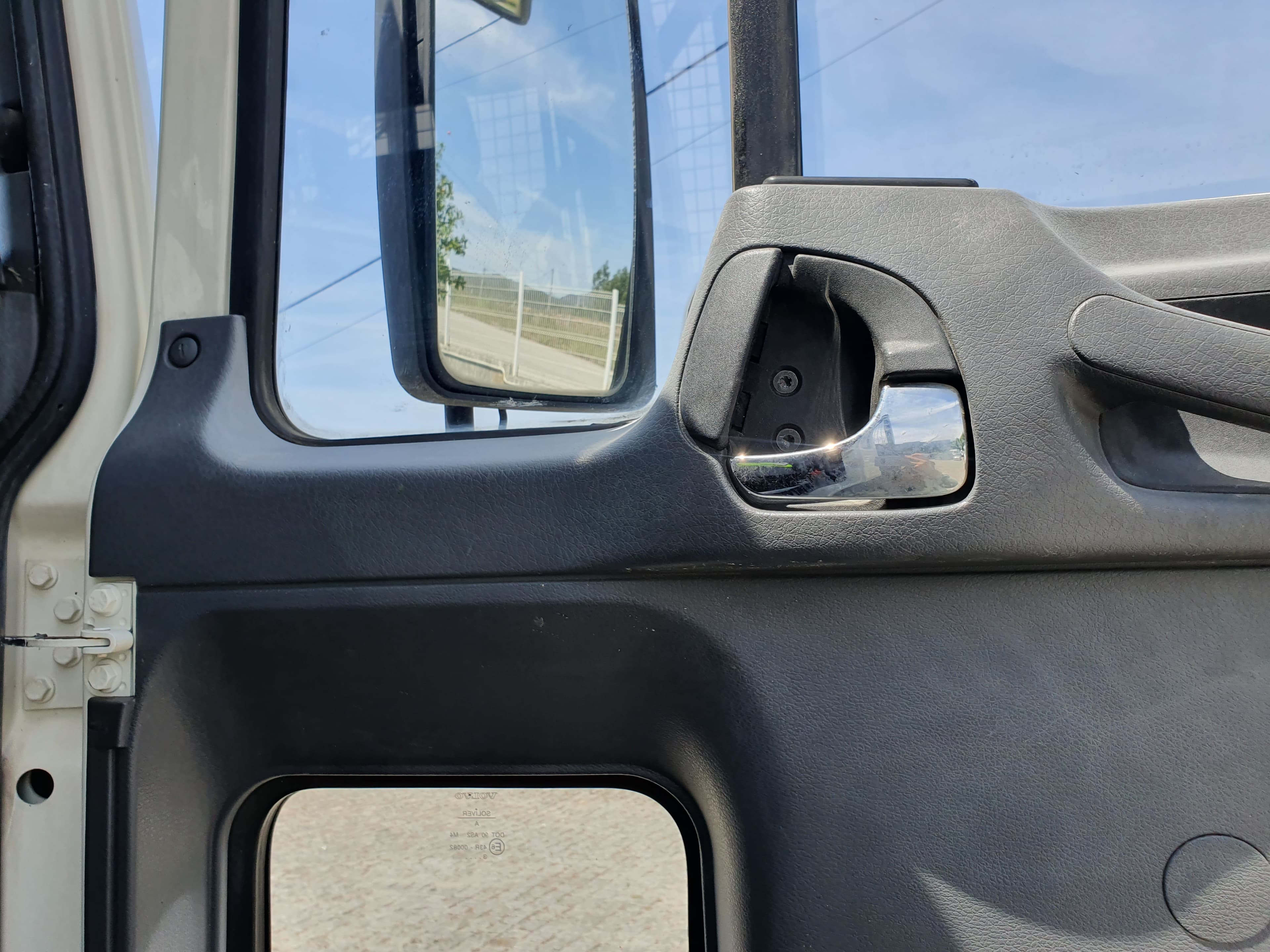 Volvo FL6 Basculante · Ano 2004 — imagem 13