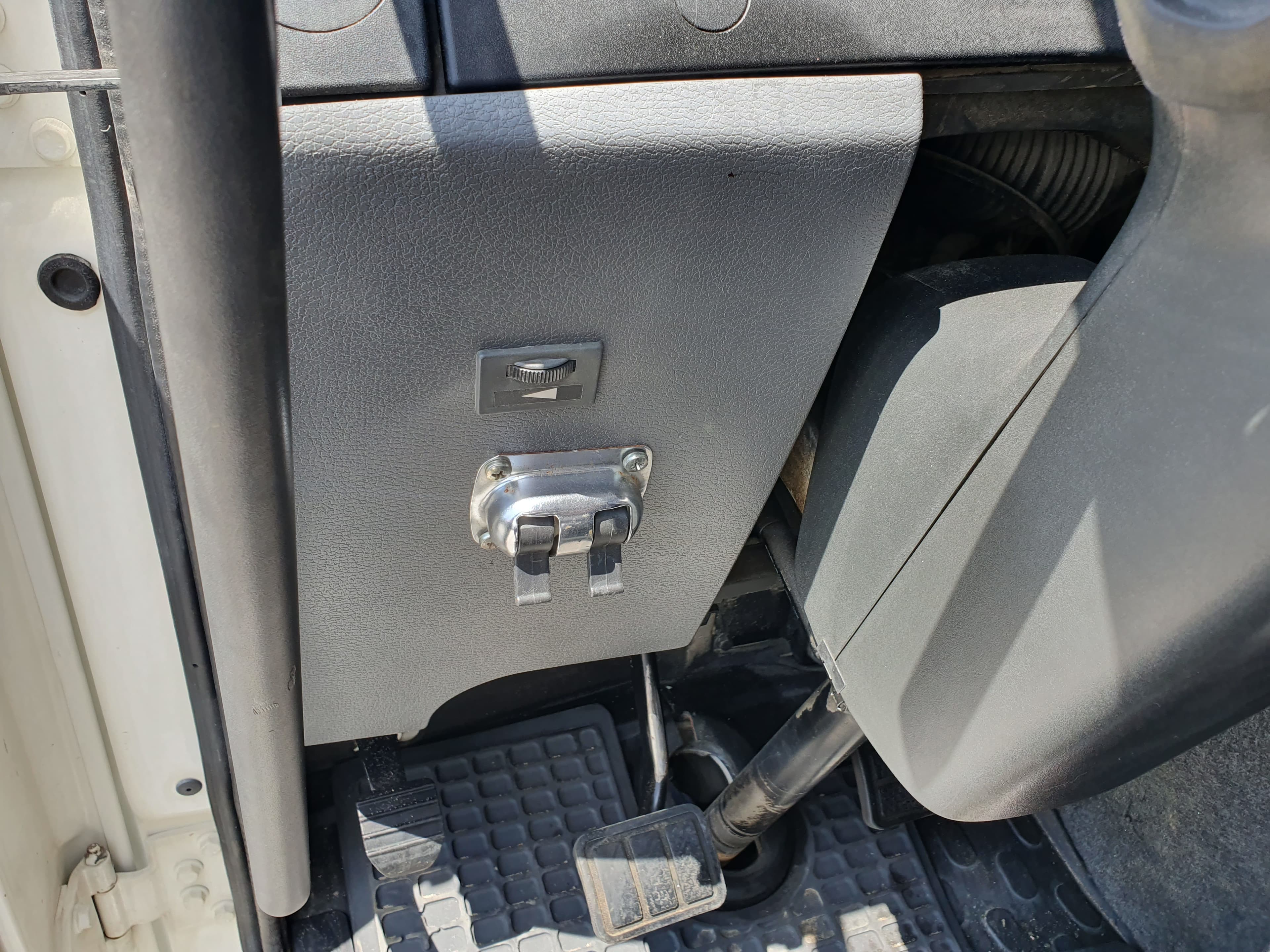 Volvo FL6 Basculante · Ano 2004 — imagem 22