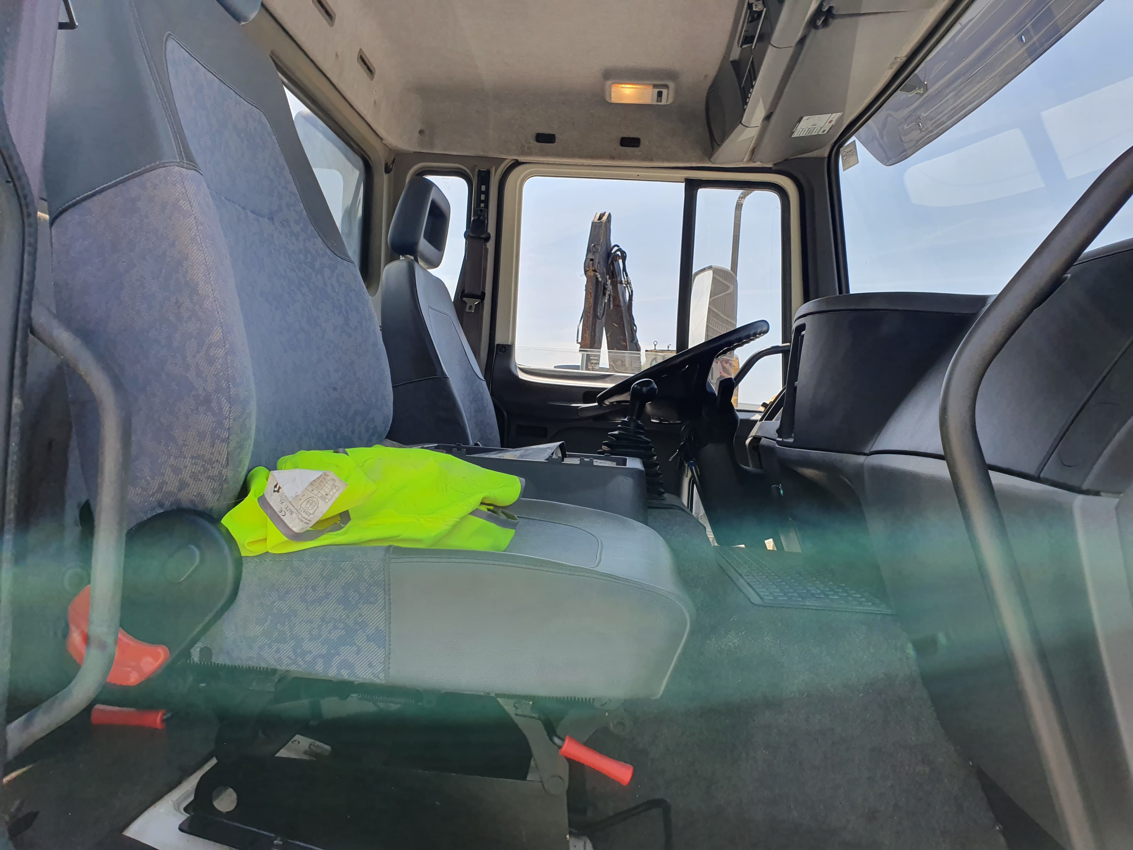 Volvo FL6 Basculante · Ano 2004 — imagem 14