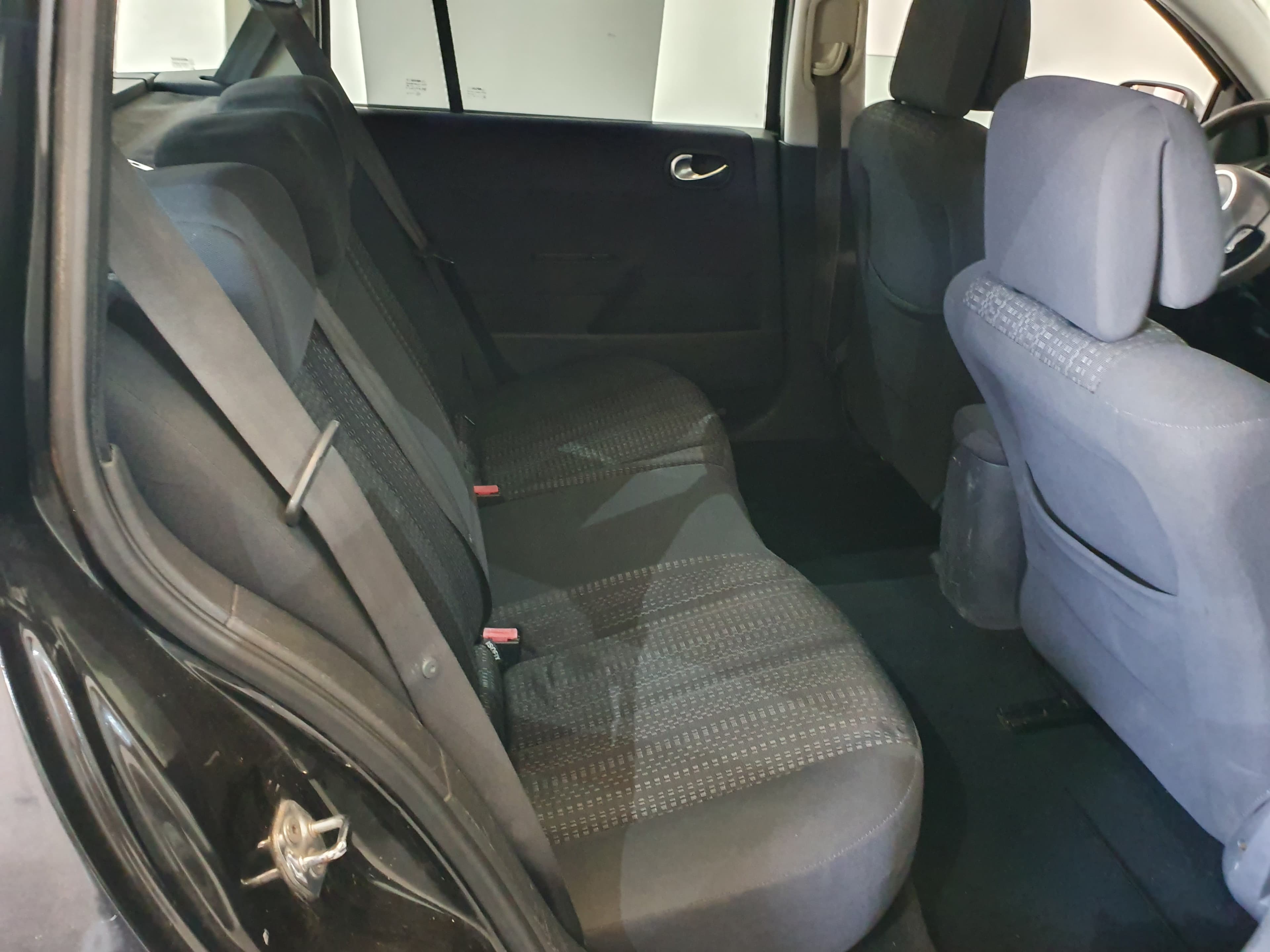 Renault Mégane 1.5DCI · Ano 2007 — imagem 23