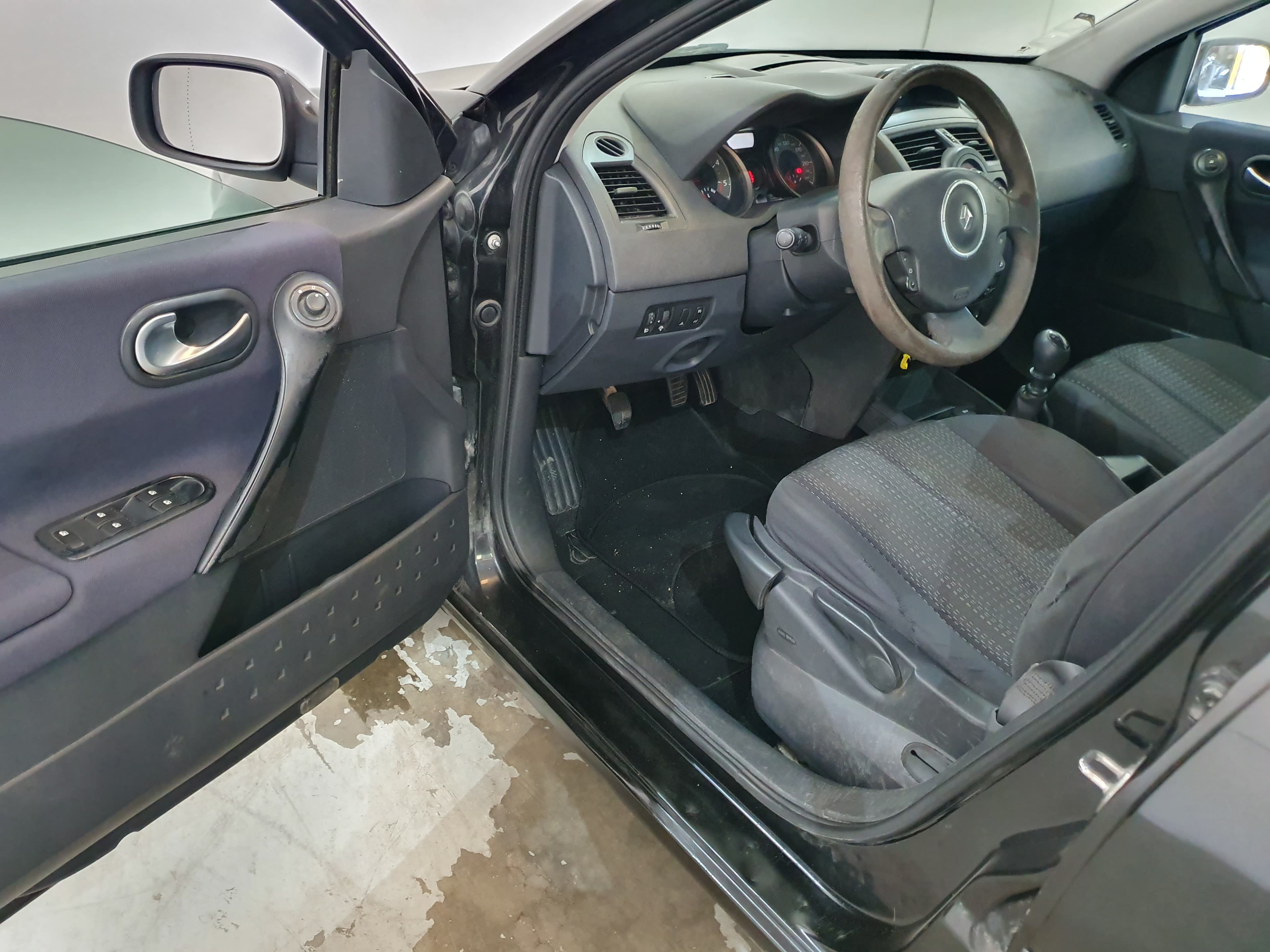 Renault Mégane 1.5DCI · Ano 2007 — imagem 30