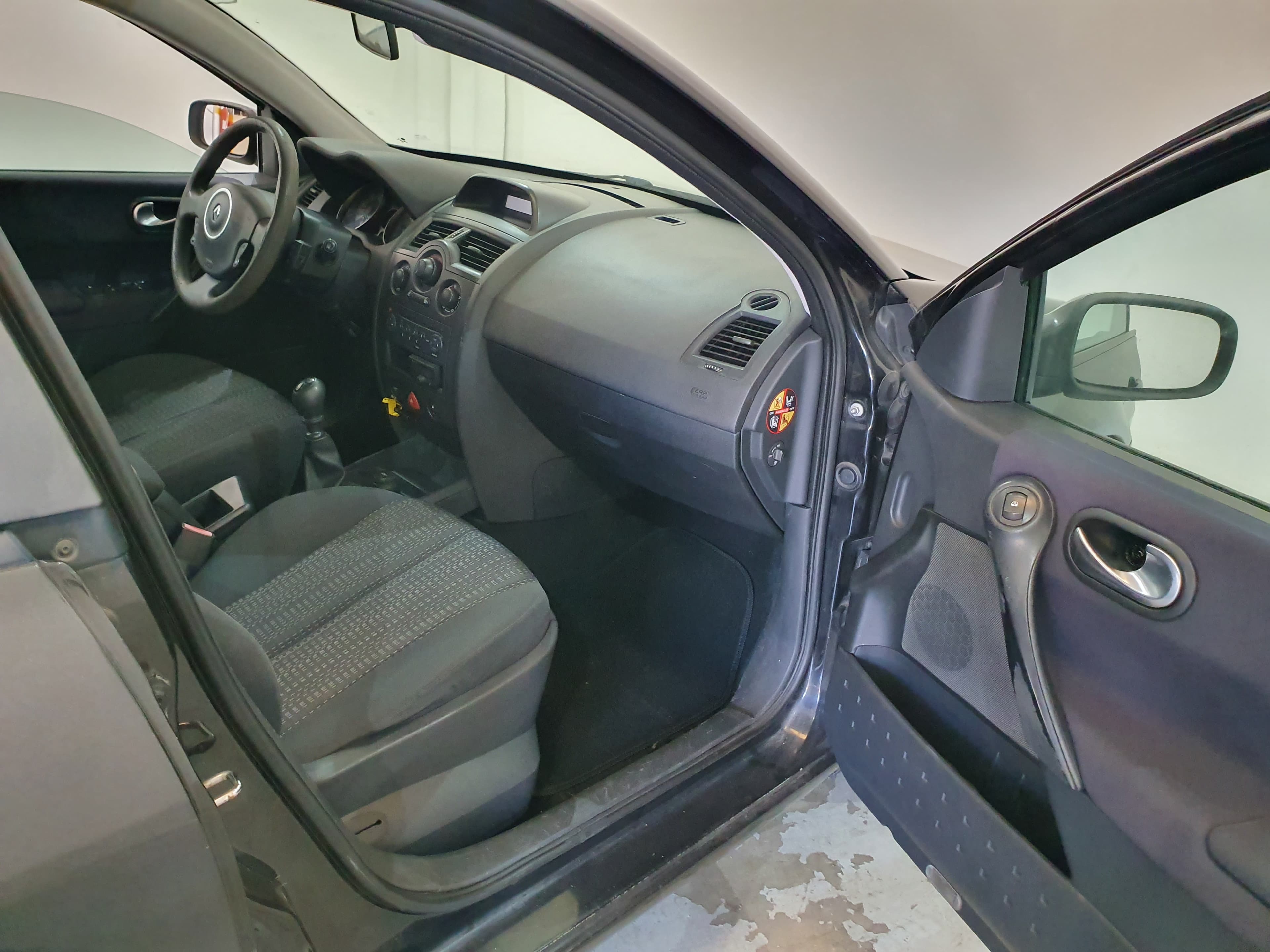 Renault Mégane 1.5DCI · Ano 2007 — imagem 24