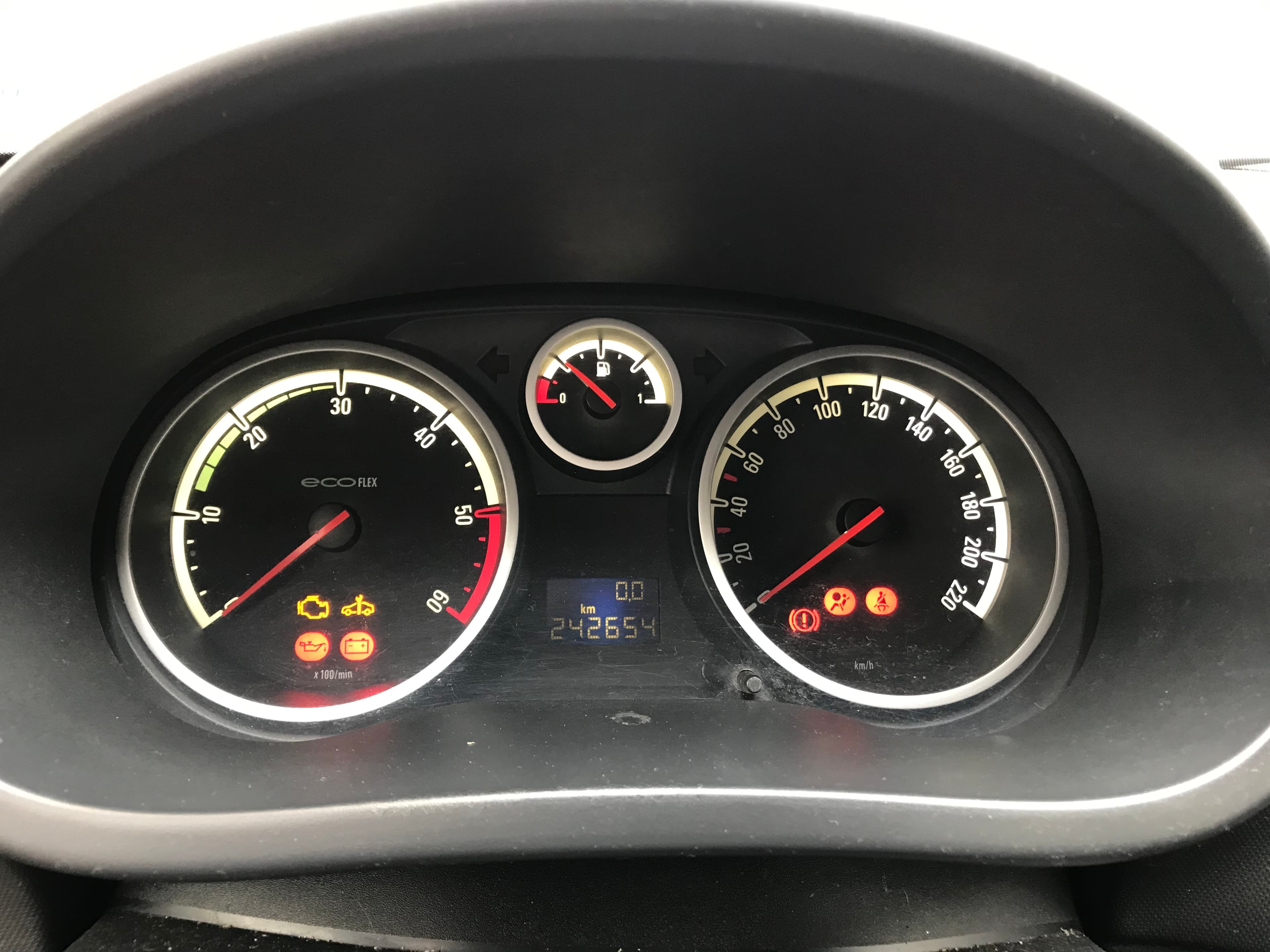 Opel Corsa 1.3 CDTI · Ano 2008 — image 21