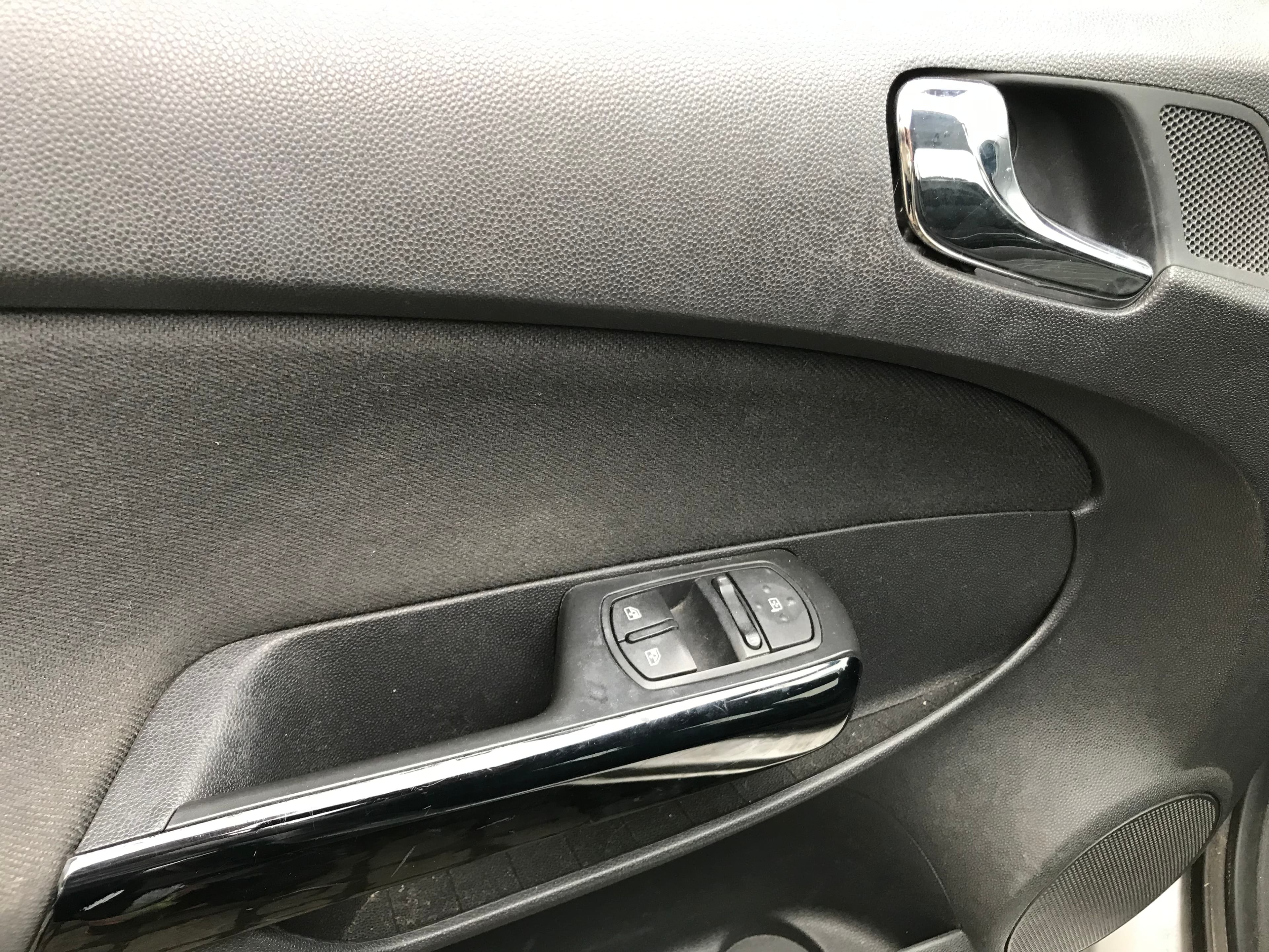 Opel Corsa 1.3 CDTI · Ano 2008 — image 23