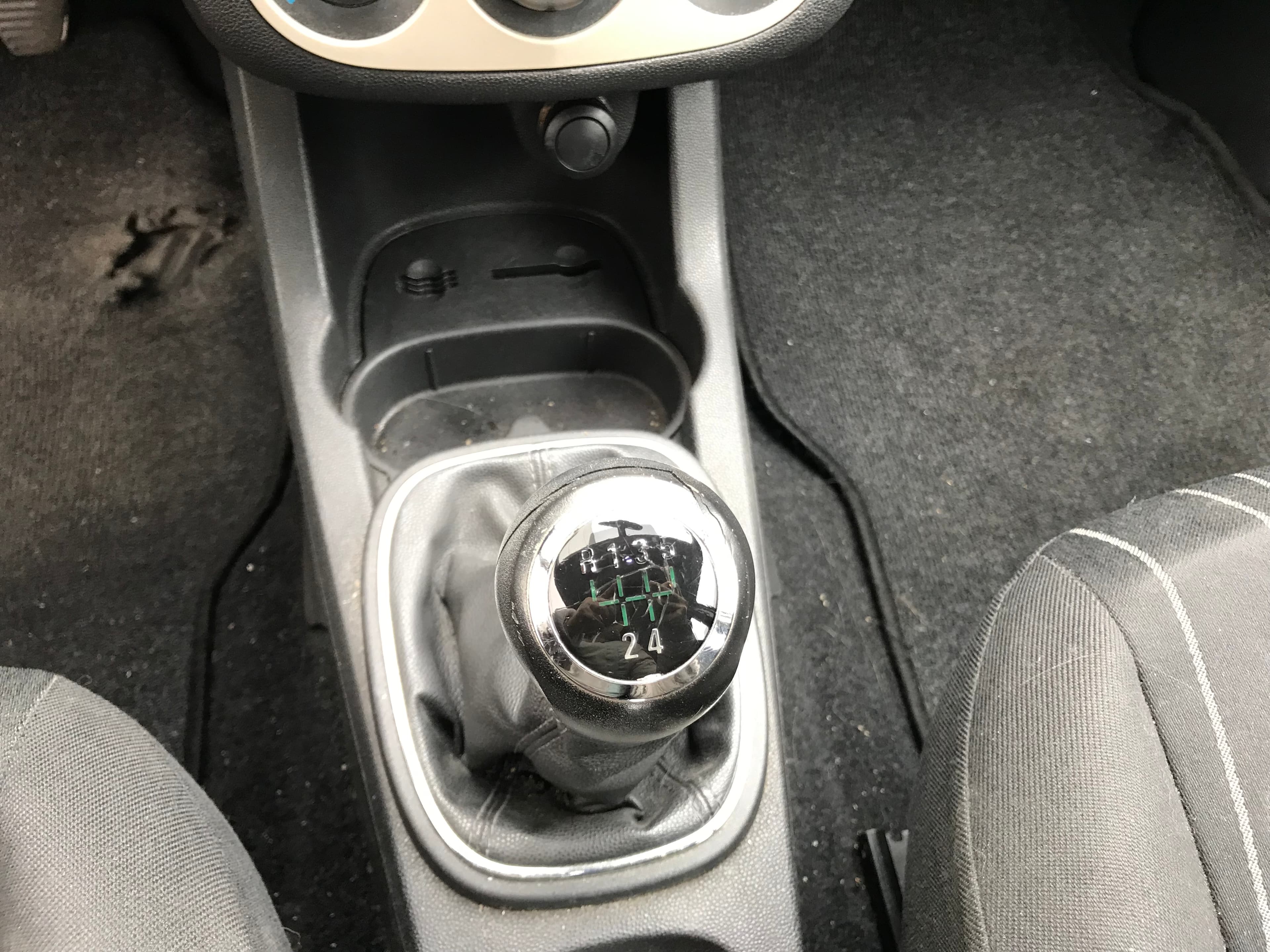 Opel Corsa 1.3 CDTI · Ano 2008 — image 27