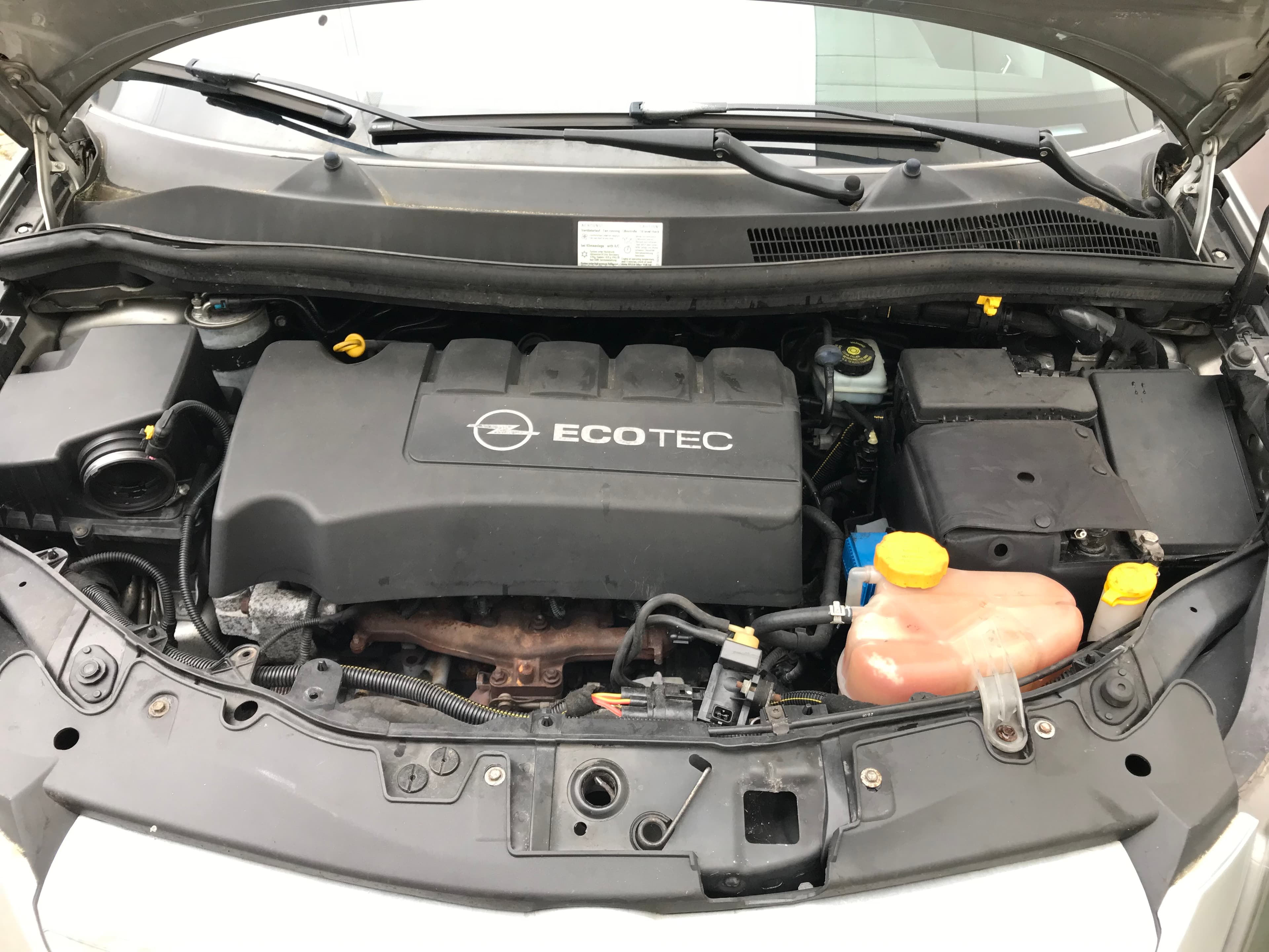 Opel Corsa 1.3 CDTI · Ano 2008 — image 12
