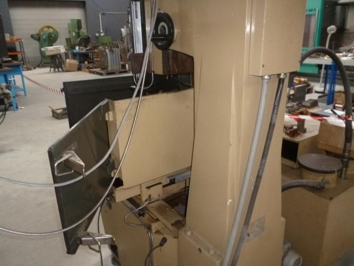 Fresadora + Máquina de erosão — imagem 9