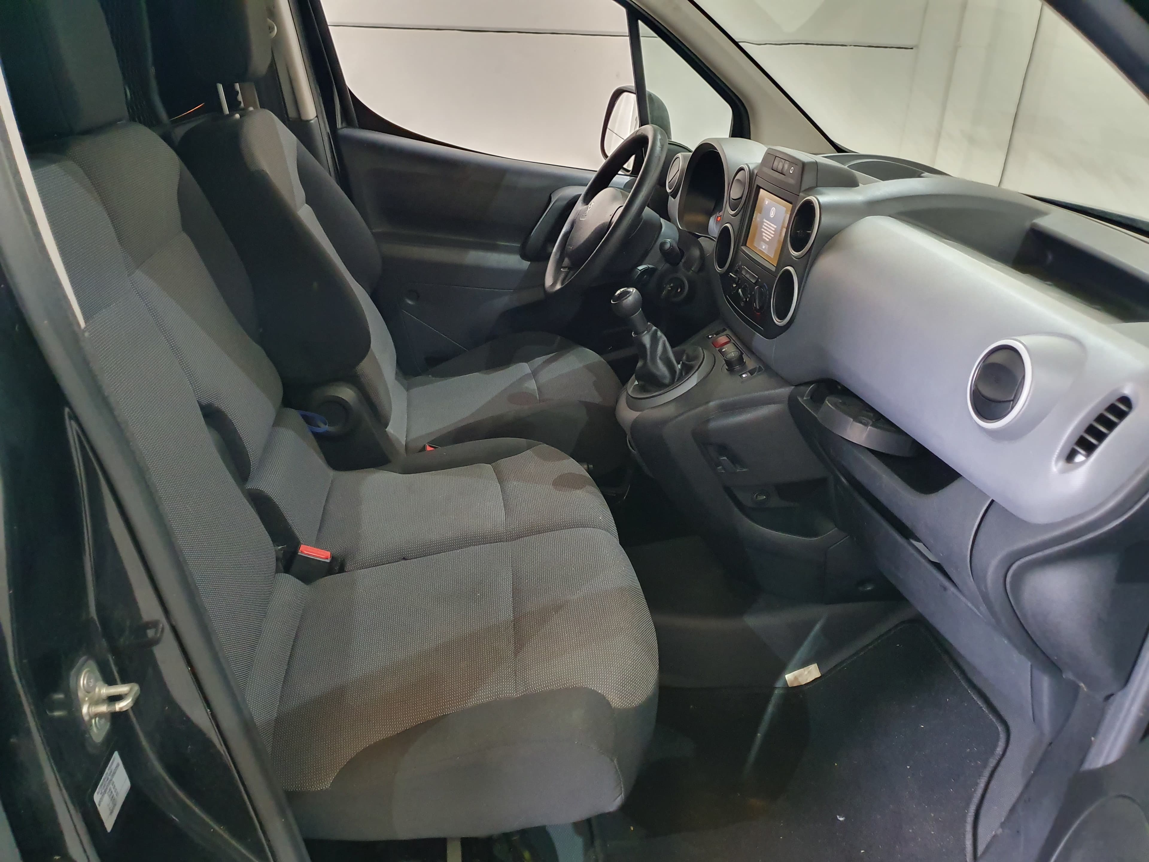 Peugeot Partner 1.6 Blue HDI · Ano 2017 — imagen 20