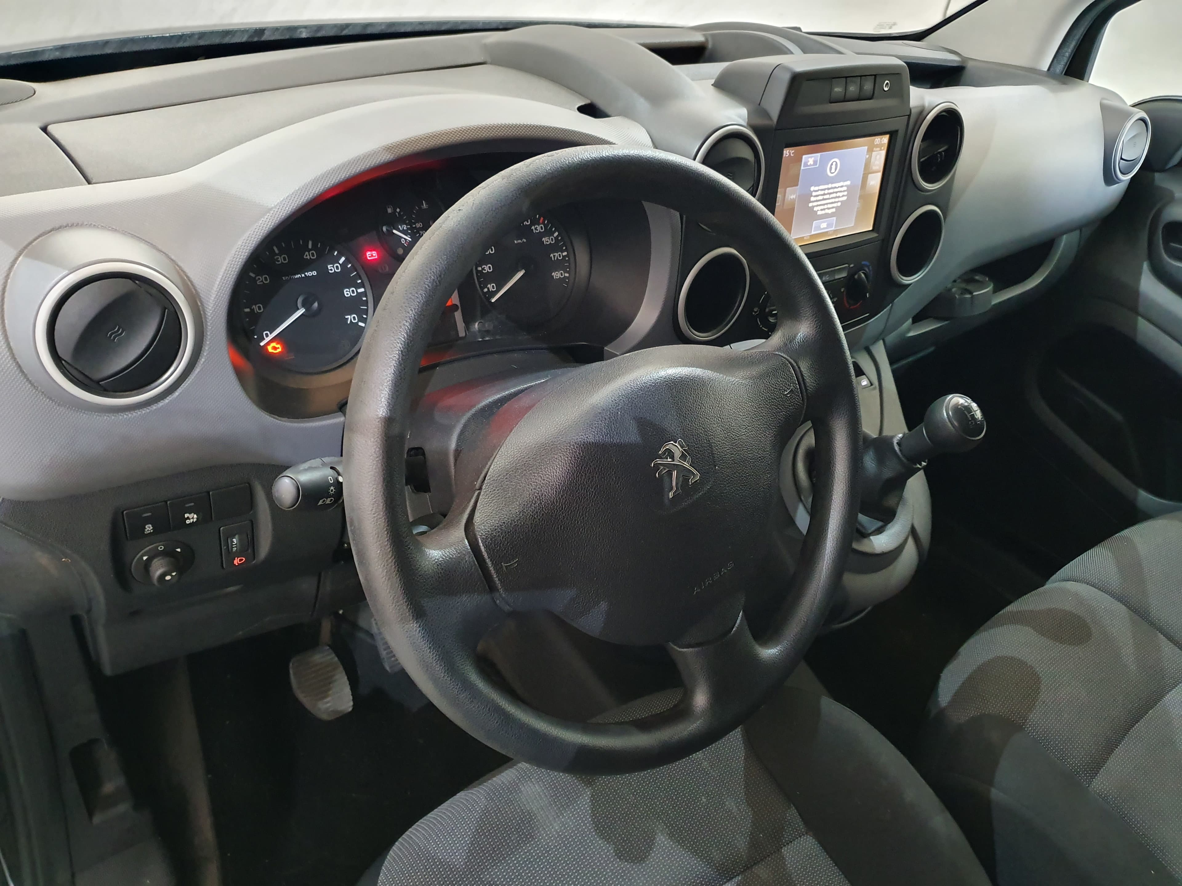 Peugeot Partner 1.6 Blue HDI · Ano 2017 — imagen 31