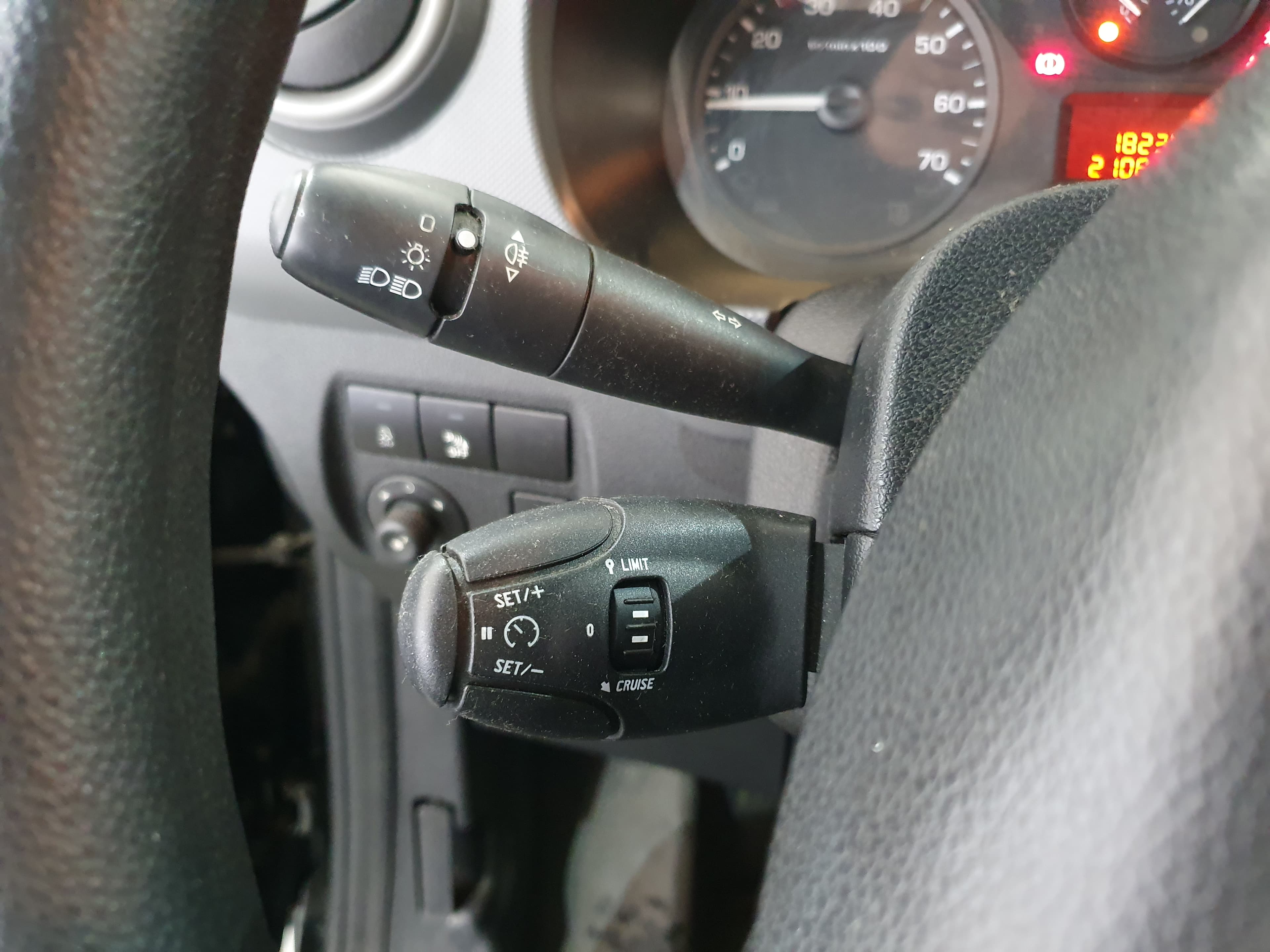 Peugeot Partner 1.6 Blue HDI · Ano 2017 — image 36