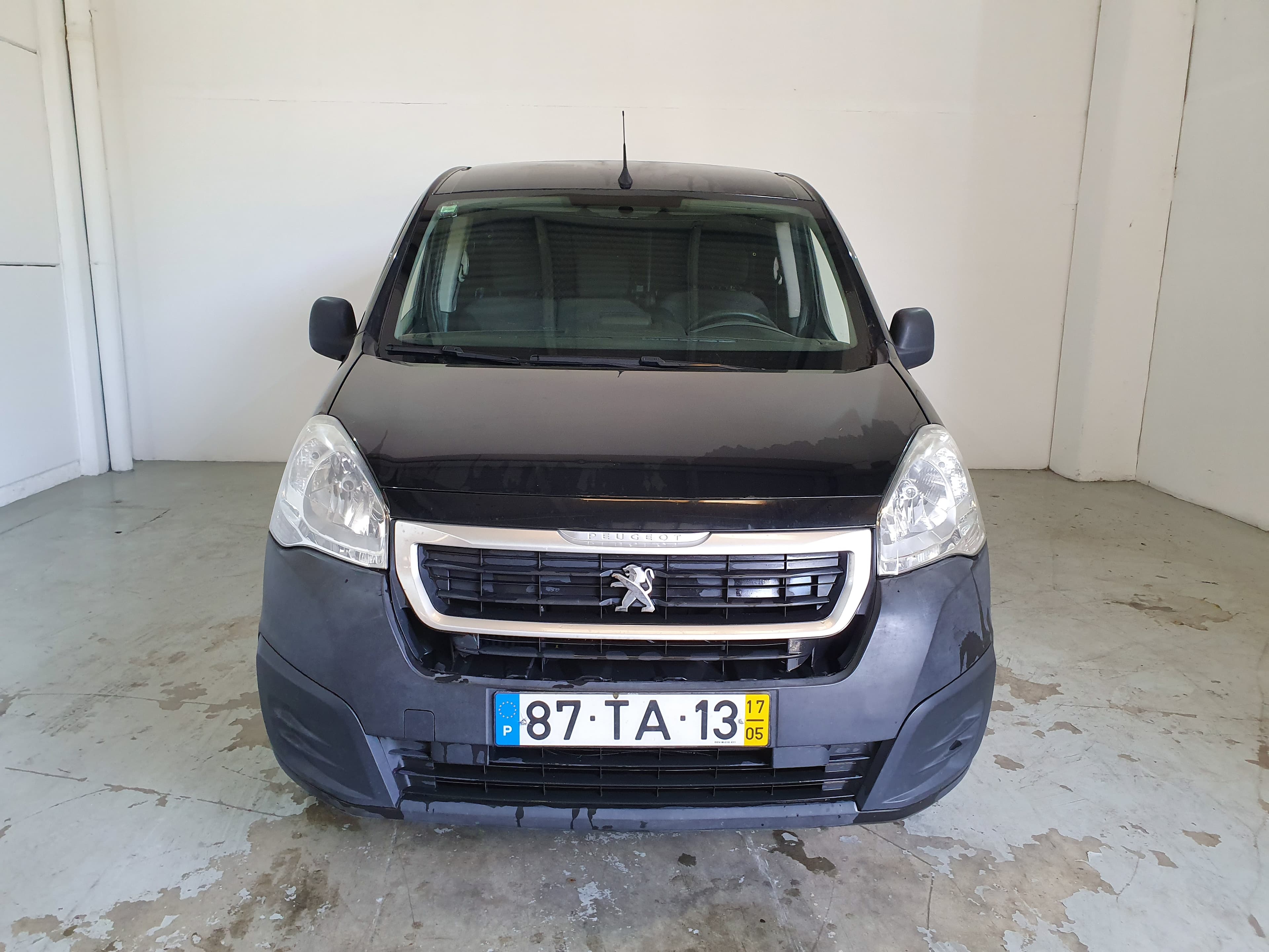 Peugeot Partner 1.6 Blue HDI · Ano 2017 — image 2