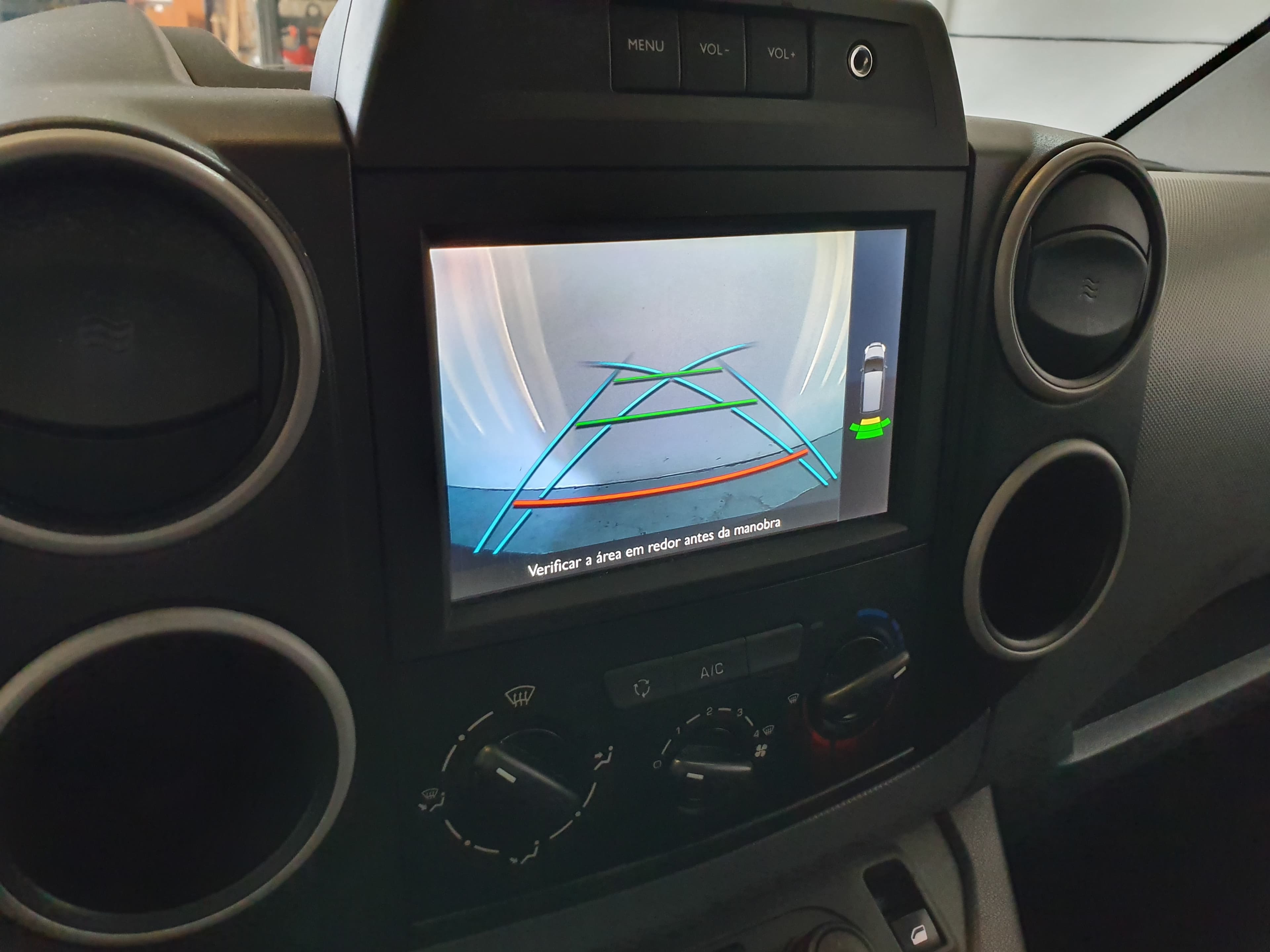 Peugeot Partner 1.6 Blue HDI · Ano 2017 — image 30