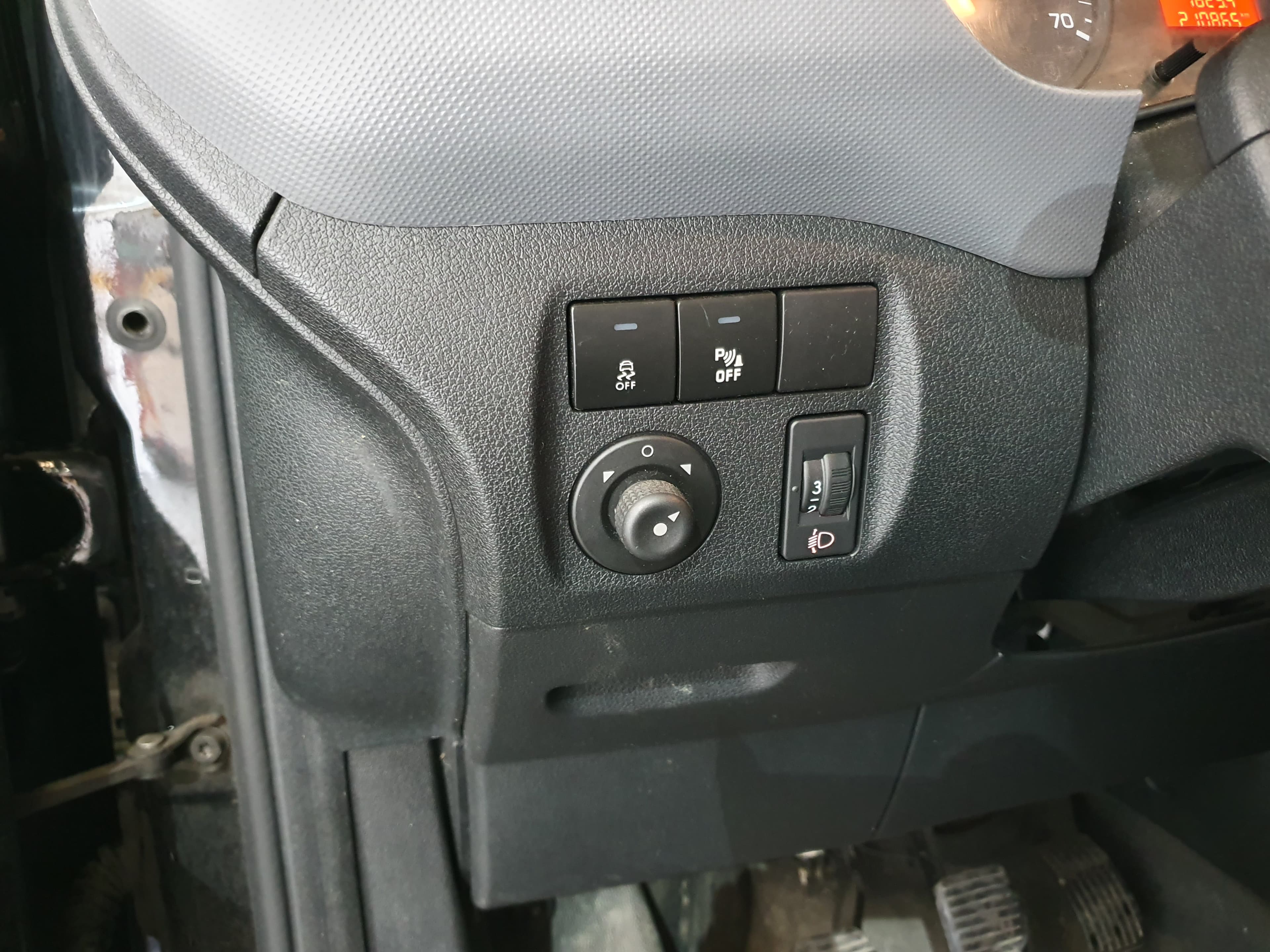 Peugeot Partner 1.6 Blue HDI · Ano 2017 — image 37